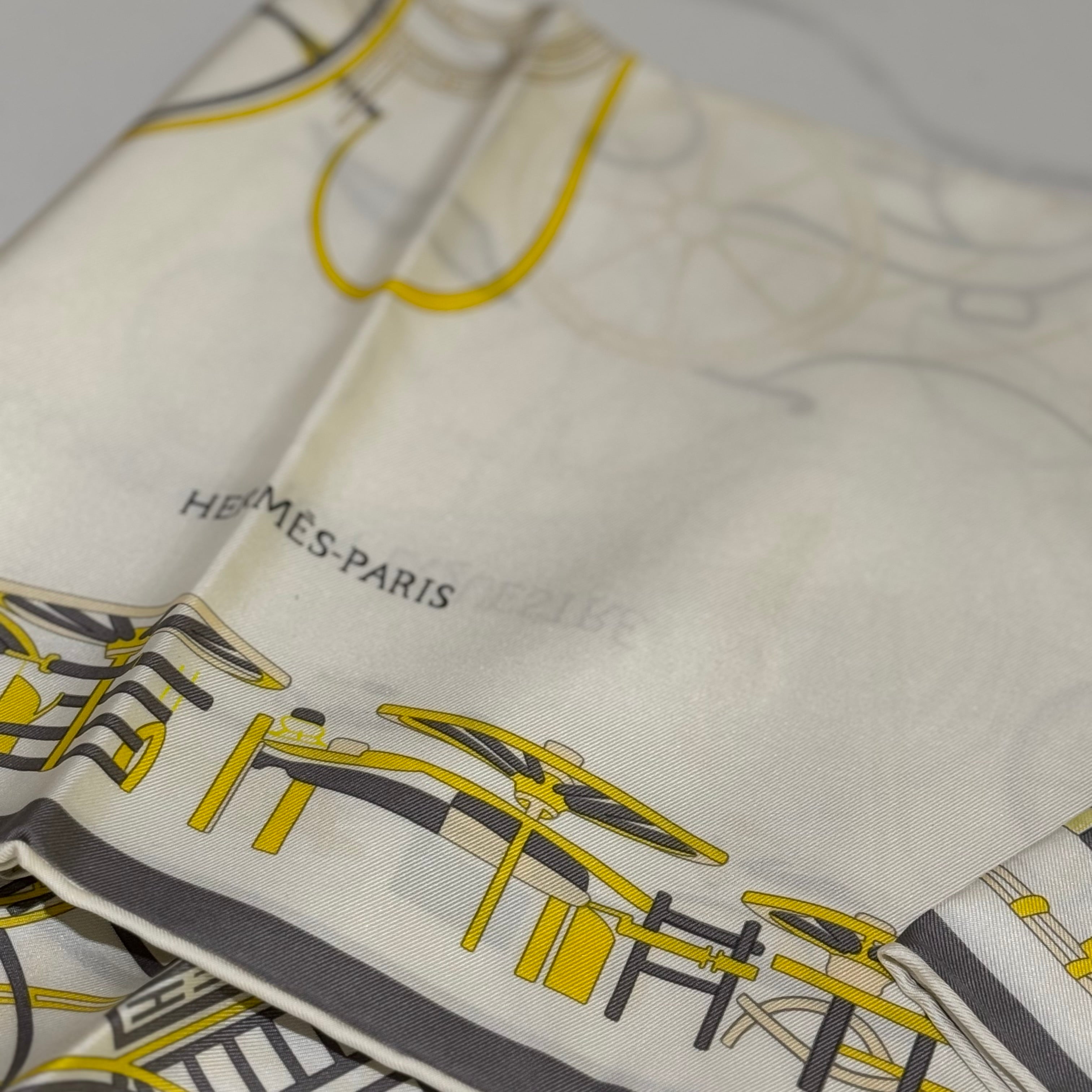 HERMES CARRE TWILL BLANC SILK SCARF