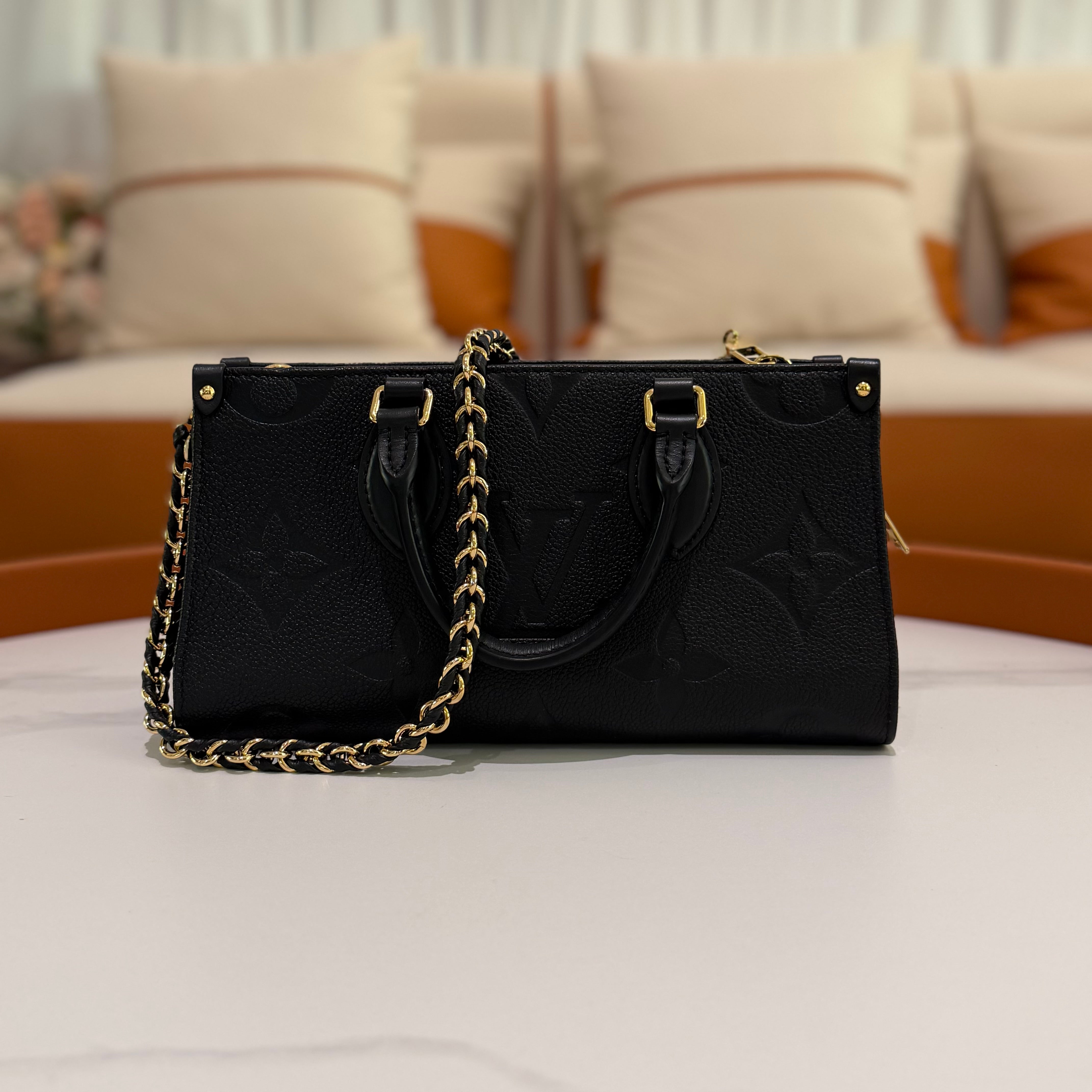 LOUIS VUITTON ON THE GO HORIZONTAL BLACK MONOGRAM (CHIP VERSION)