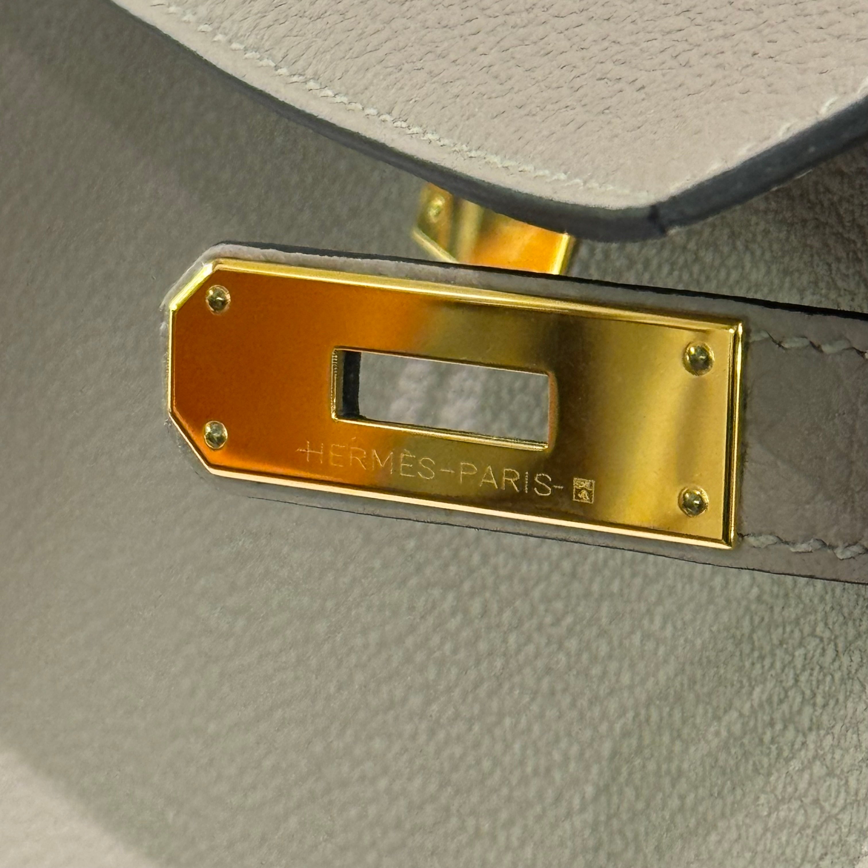 HERMÈS KELLY 28 GRIS TOURTERELLE WITH GOLD HARDWARE