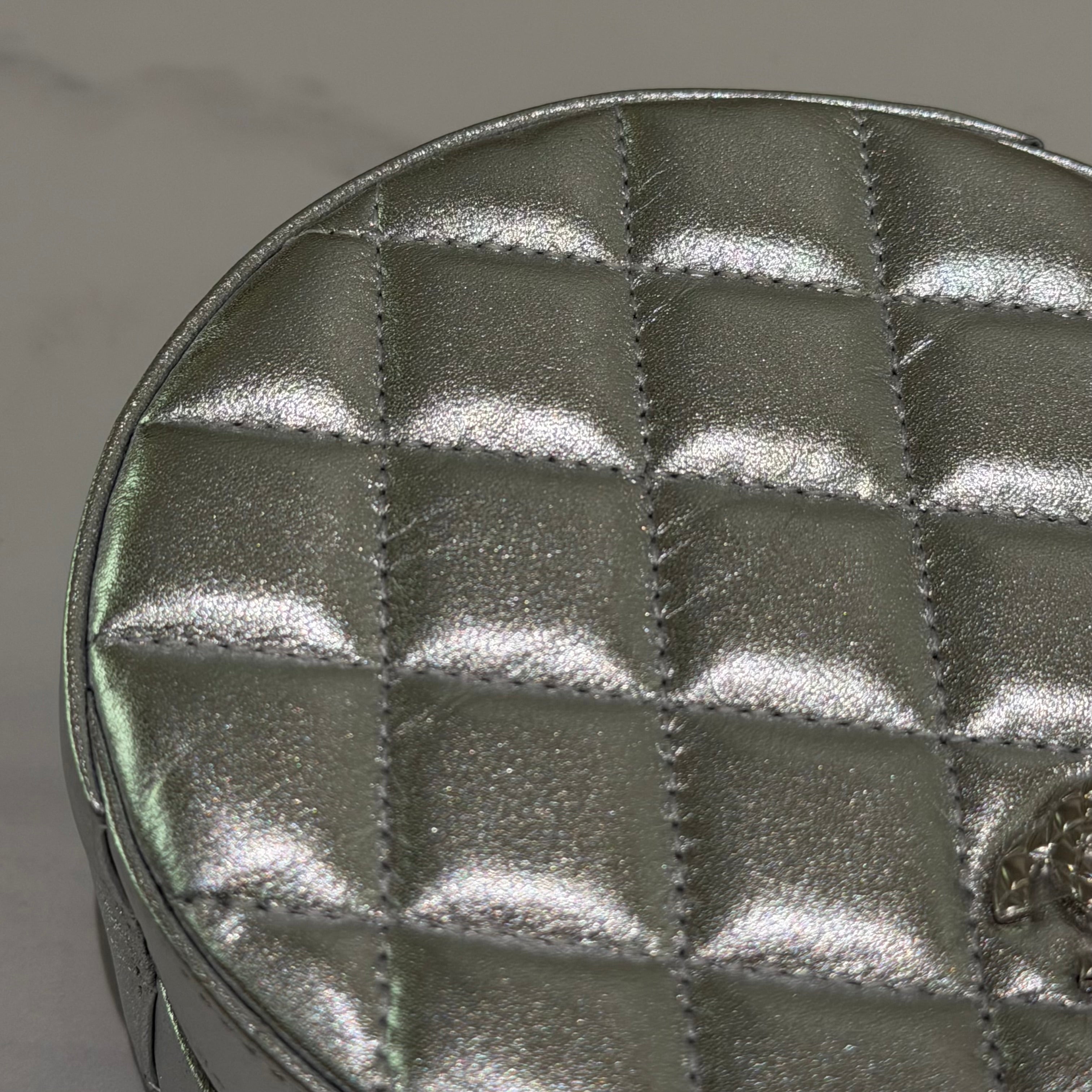 CHANEL Silver Patent Leather Round Ring Evening Chain Bag