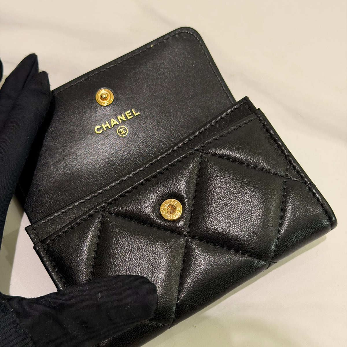 Chanel 19 Lambskin Quilted Zipped Coin Purse and Card Holder | CHANEL
