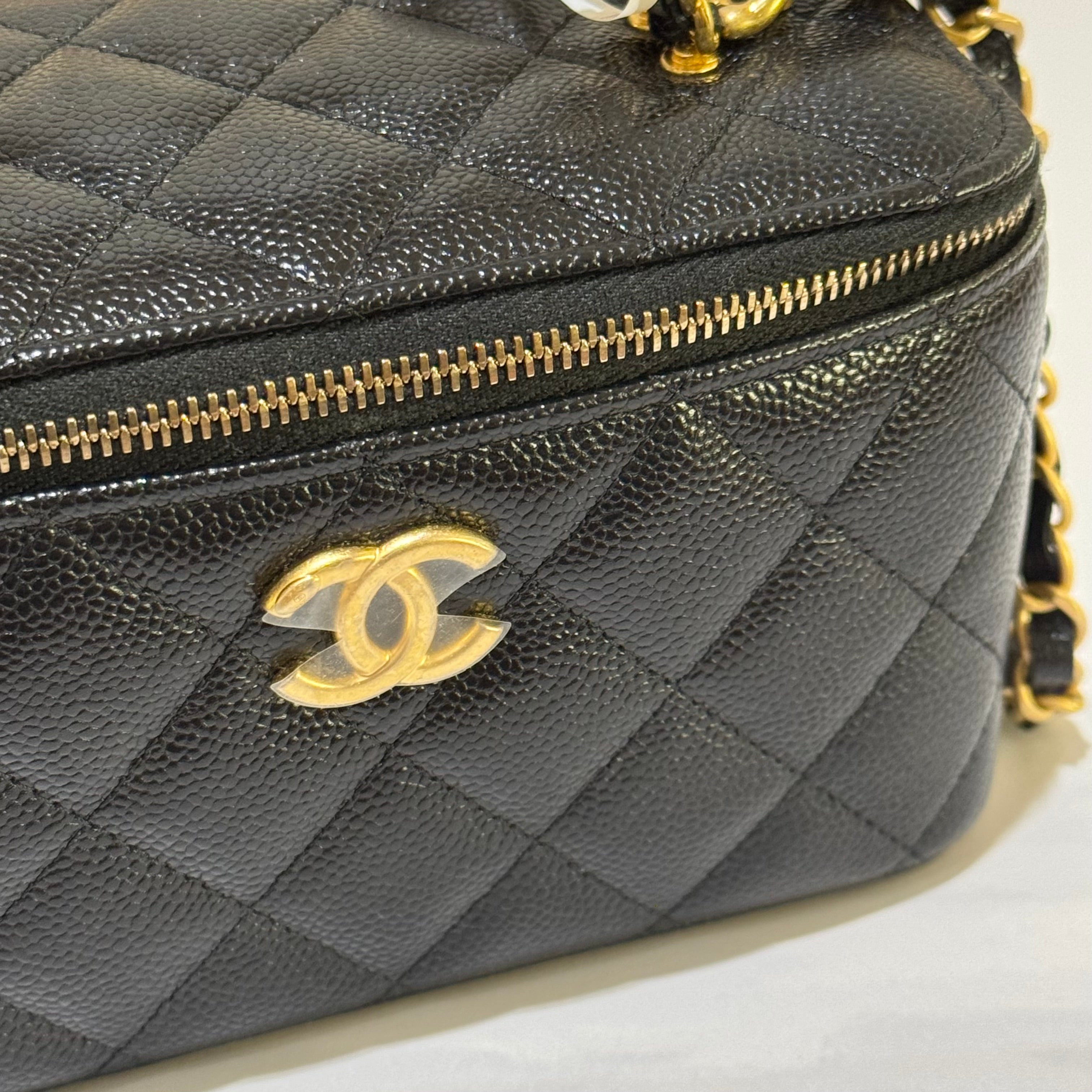 CHANEL MAKEUP BAG WITH HANDLE BLACK CAVIAR LEATHER