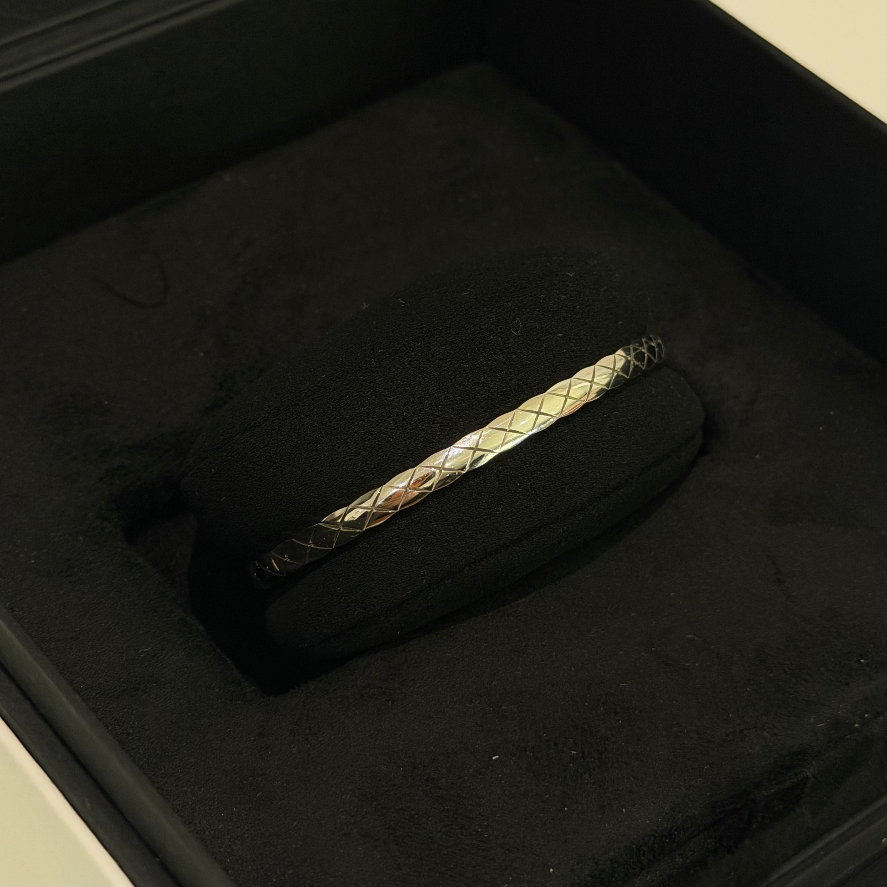 Chanel Coco Crush Narrow Bracelet 18K White Gold | CHANEL