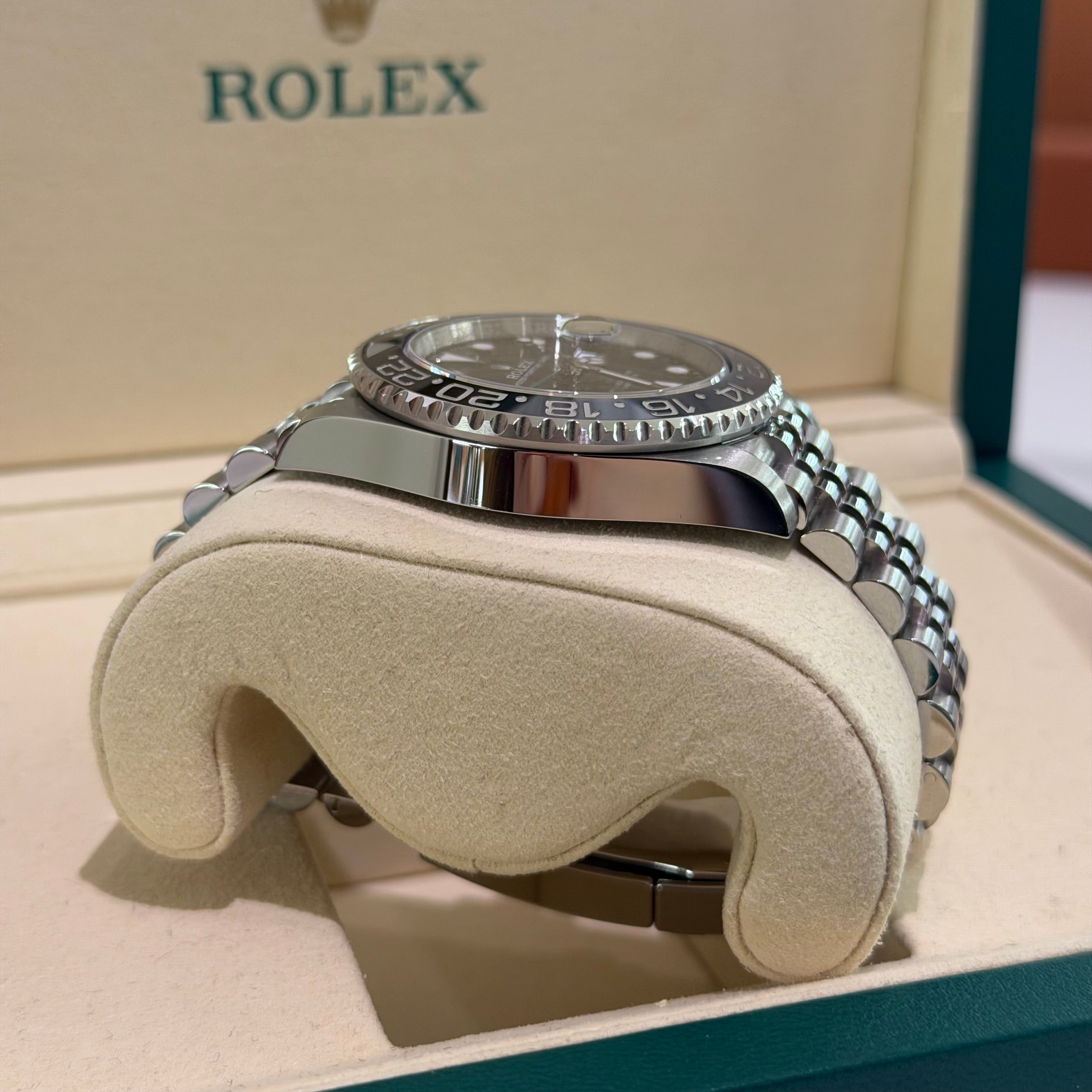 Rolex GMT-Master II 126710GRNR