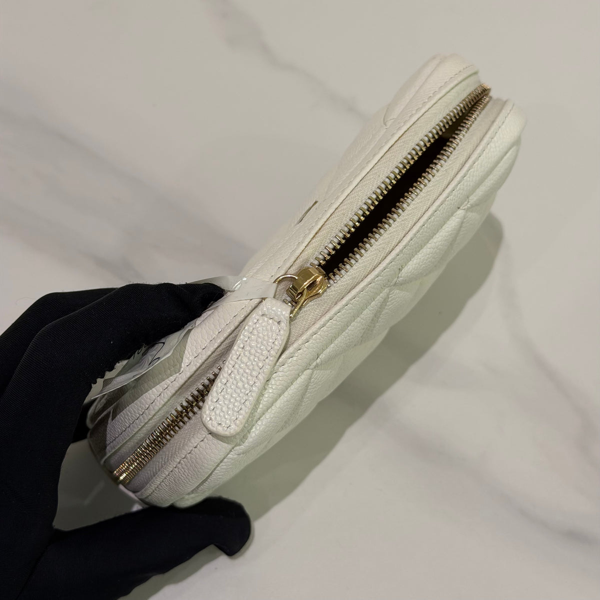 Chanel White Caviar Leather Cosmetic Pouch | CHANEL