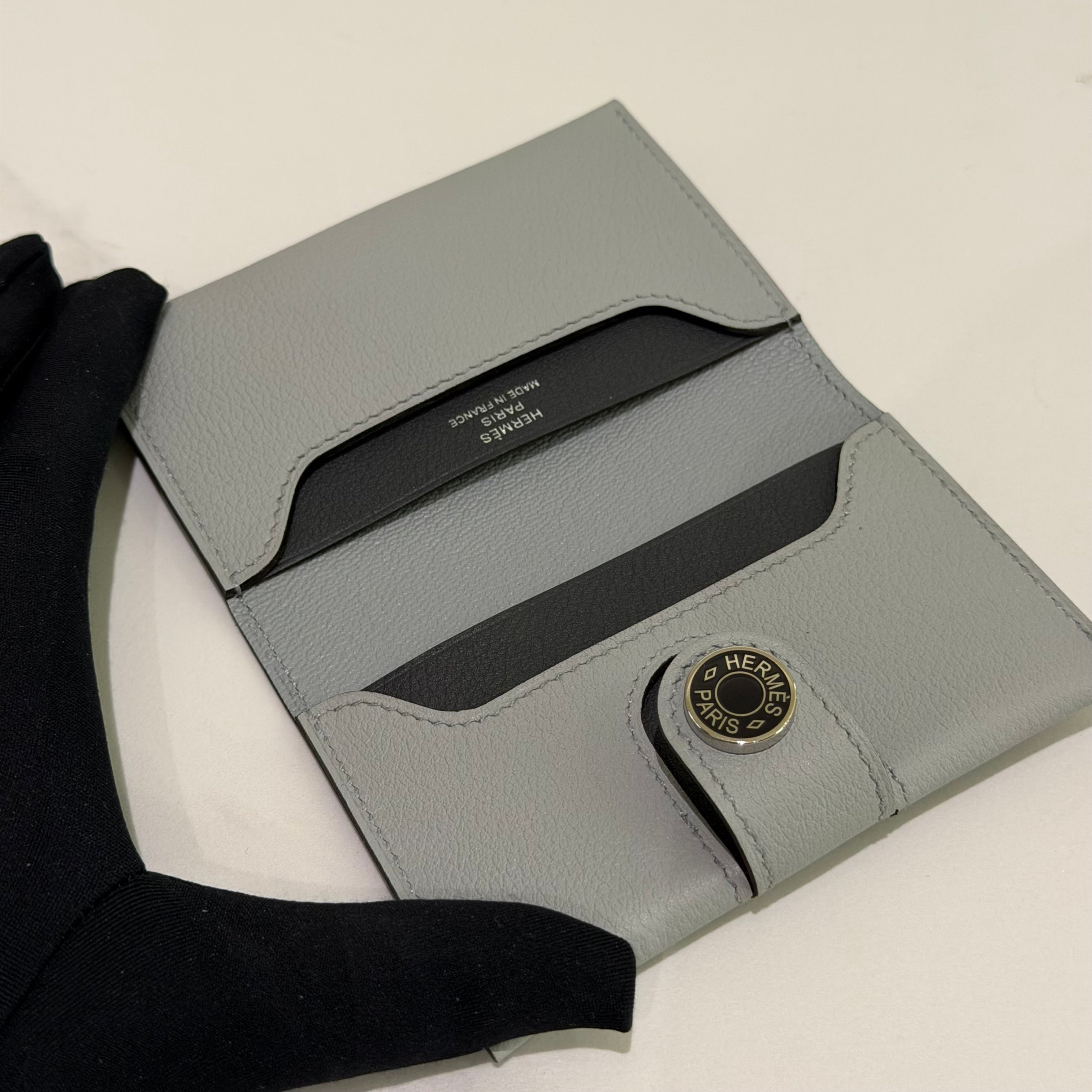 Hermes Calvi Duo Card Holder Glacier / Pardo (Stamp K)