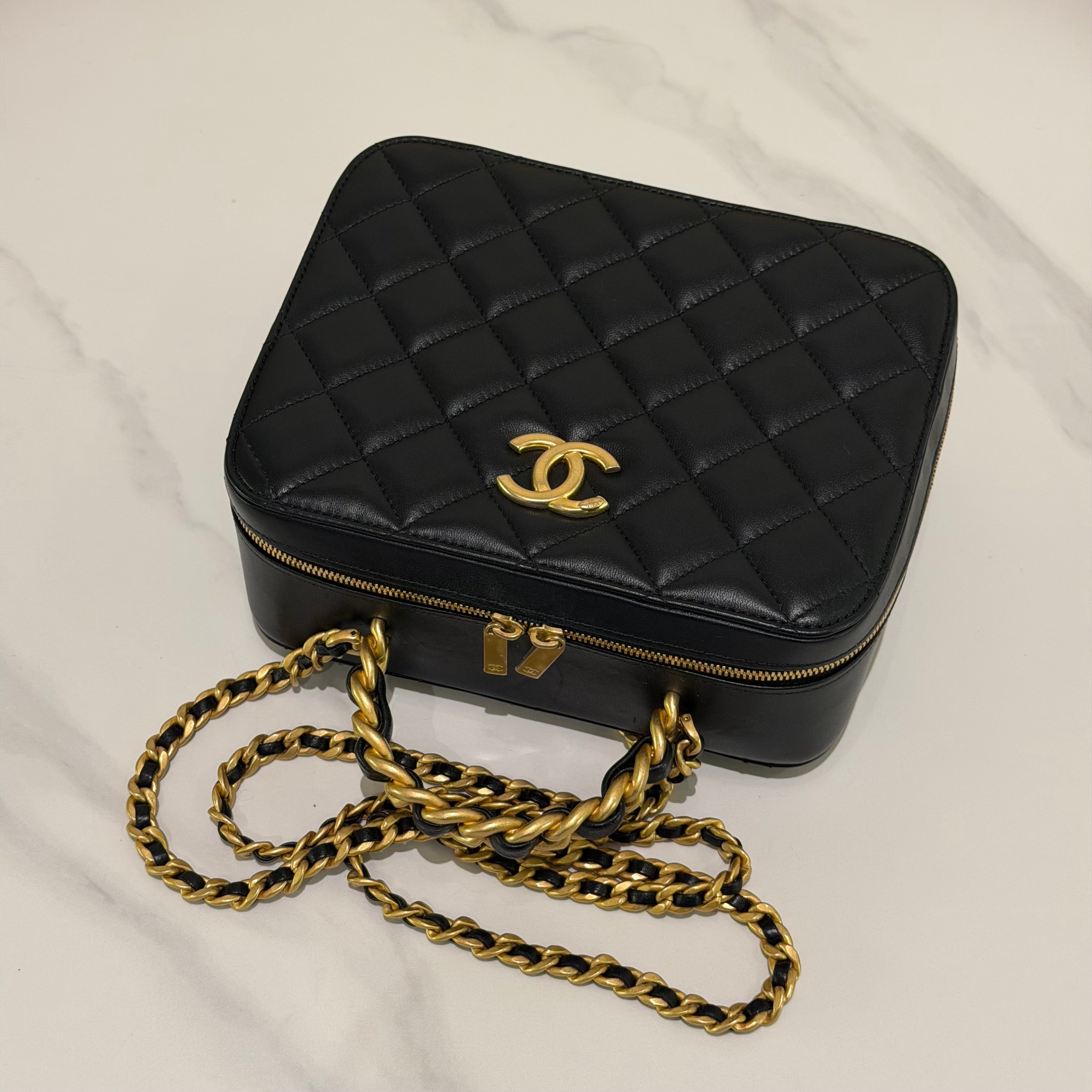 Chanel 22A Black Lambskin Vanity Case (Chip Model)