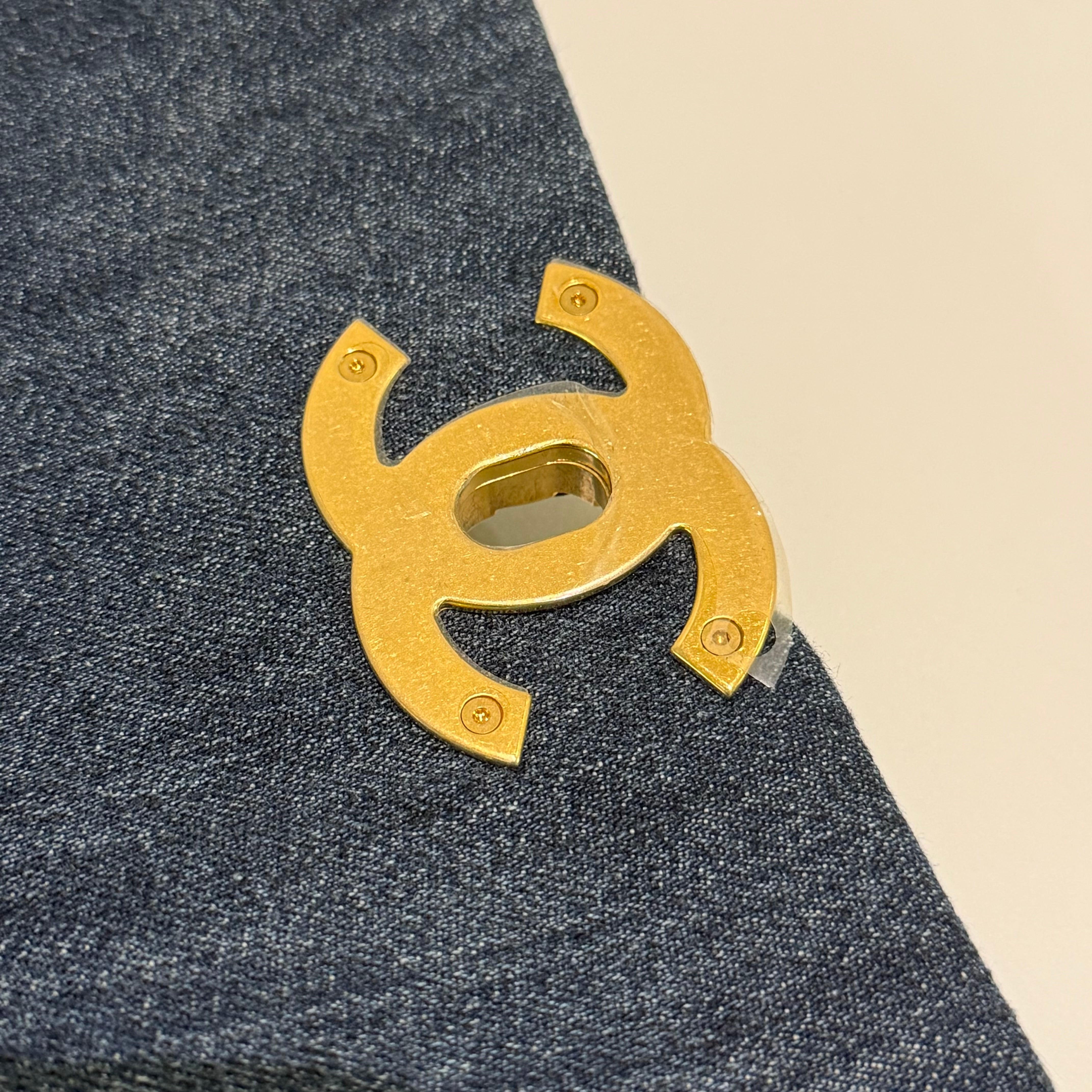 Chanel 23C Denim 19 Bag Medium (Chip Model)