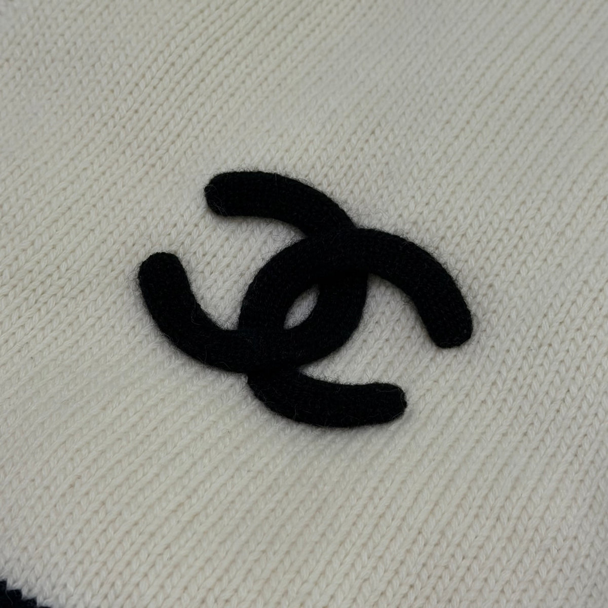 Chanel 25A Cashmere Scarf | CHANEL