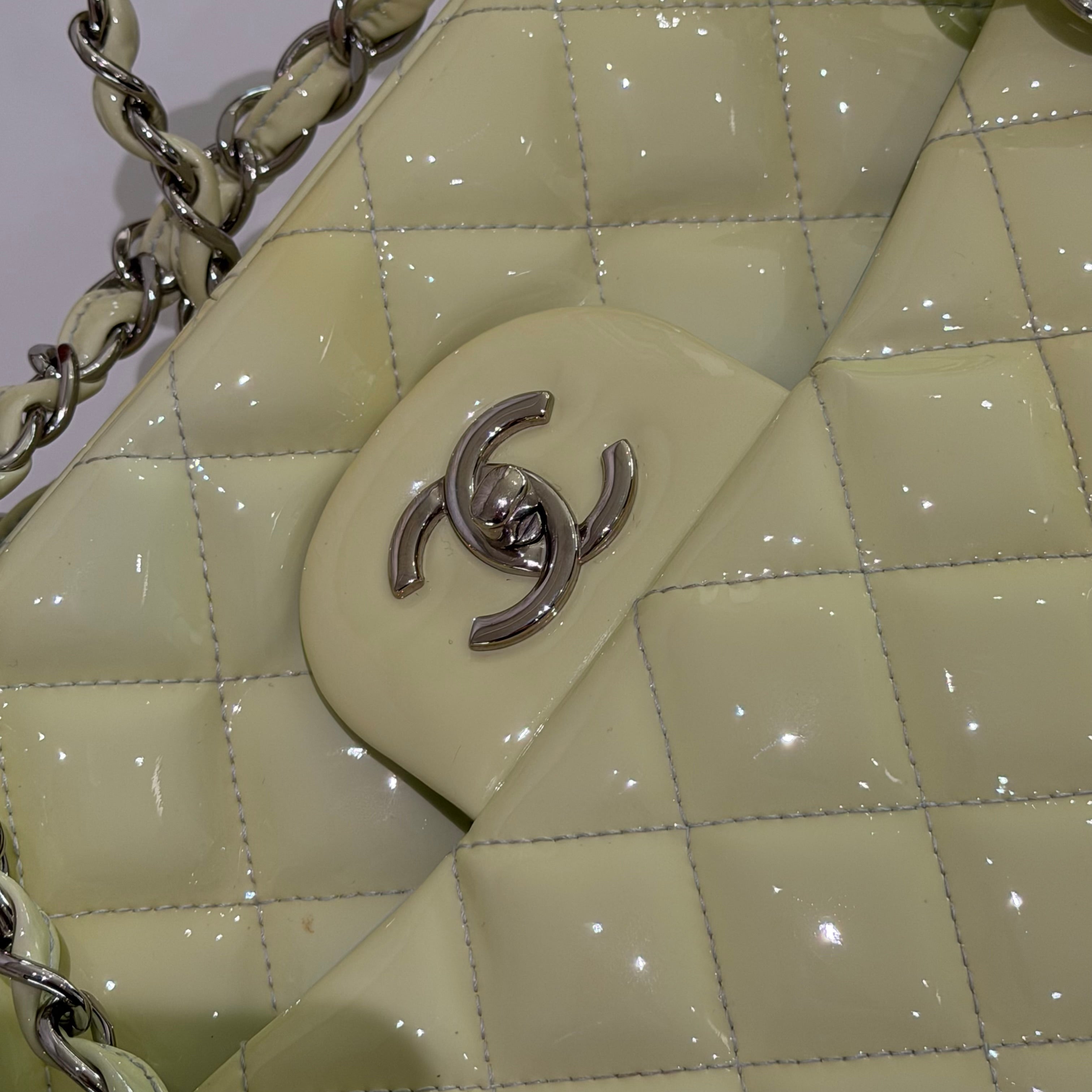 Chanel Classic Flap Jumbo Patent Leather Cream Yellow-Green