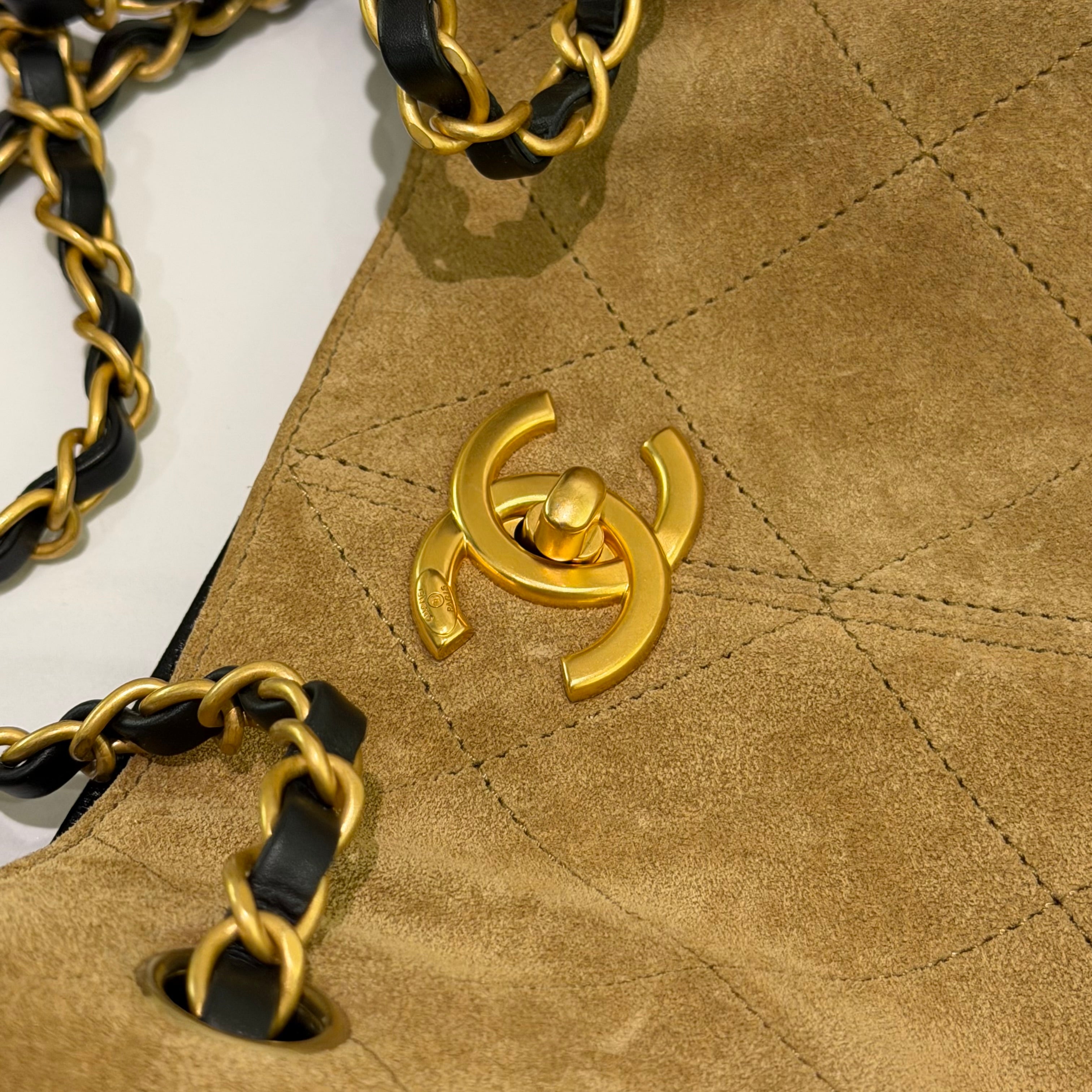 CHANEL 25A Hobo Suede & Black Vertical Quilted Handbag with Gold Chain