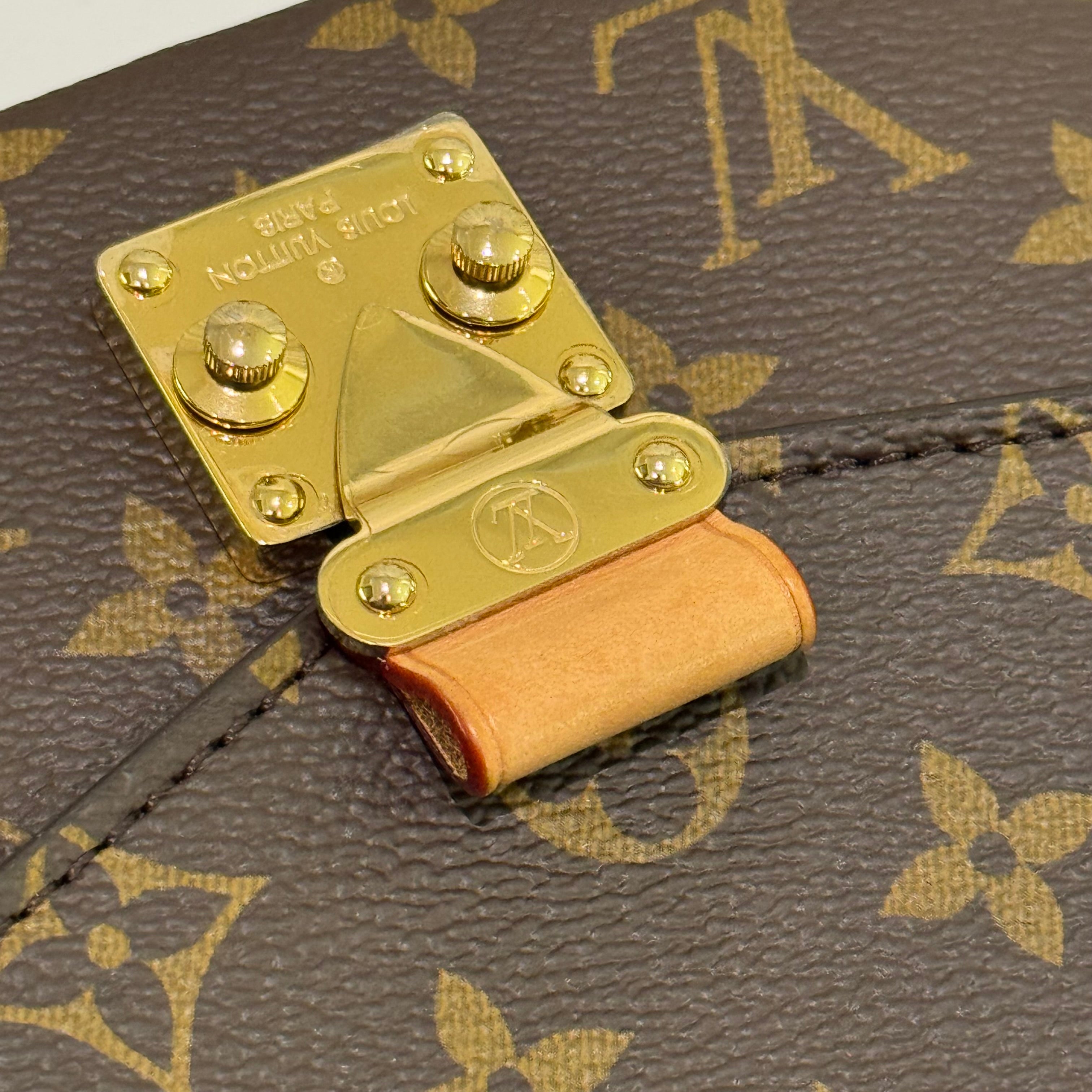 LOUIS VUITTON MÉTIS EAST WEST SHOULDER BAG