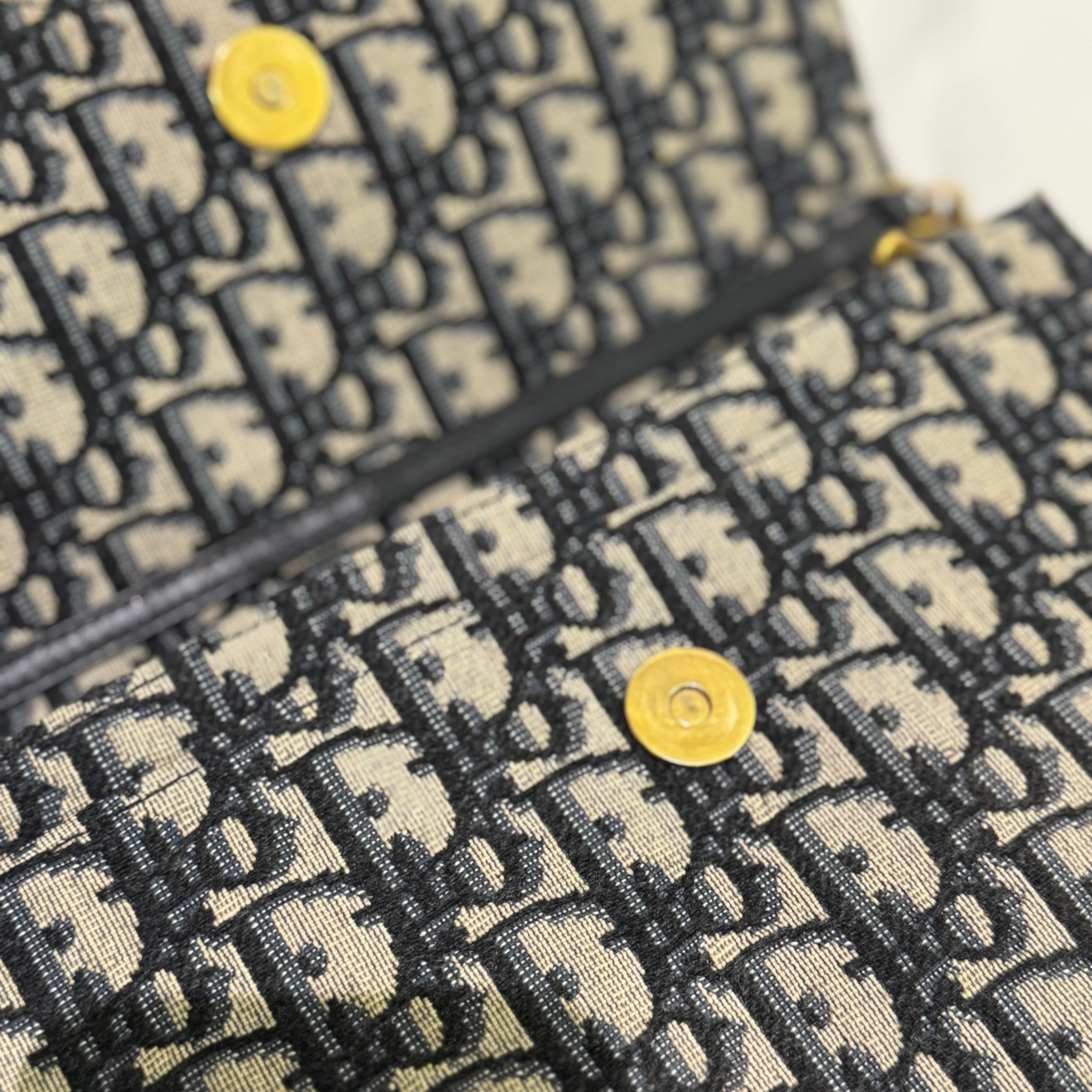 DIOR OBLIQUE WALLET ON CHAIN