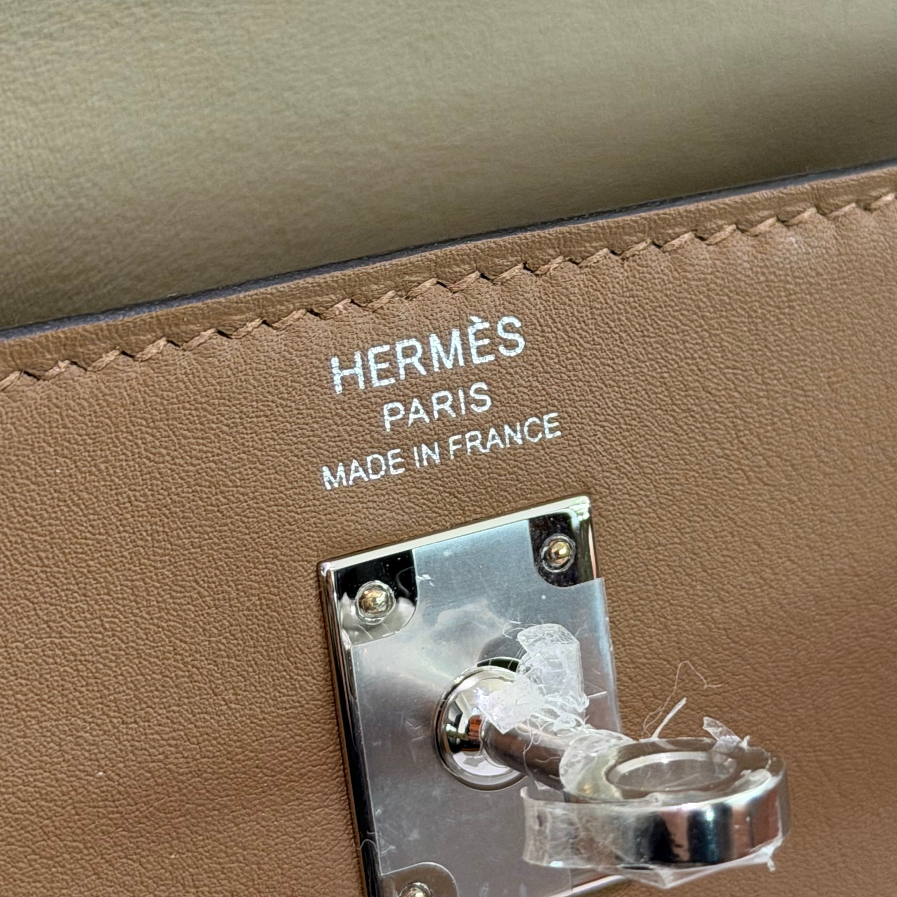 Hermes Kelly 25 Alezan/Beige Swift Leather with Silver Hardware (Stamp W) | HERMES