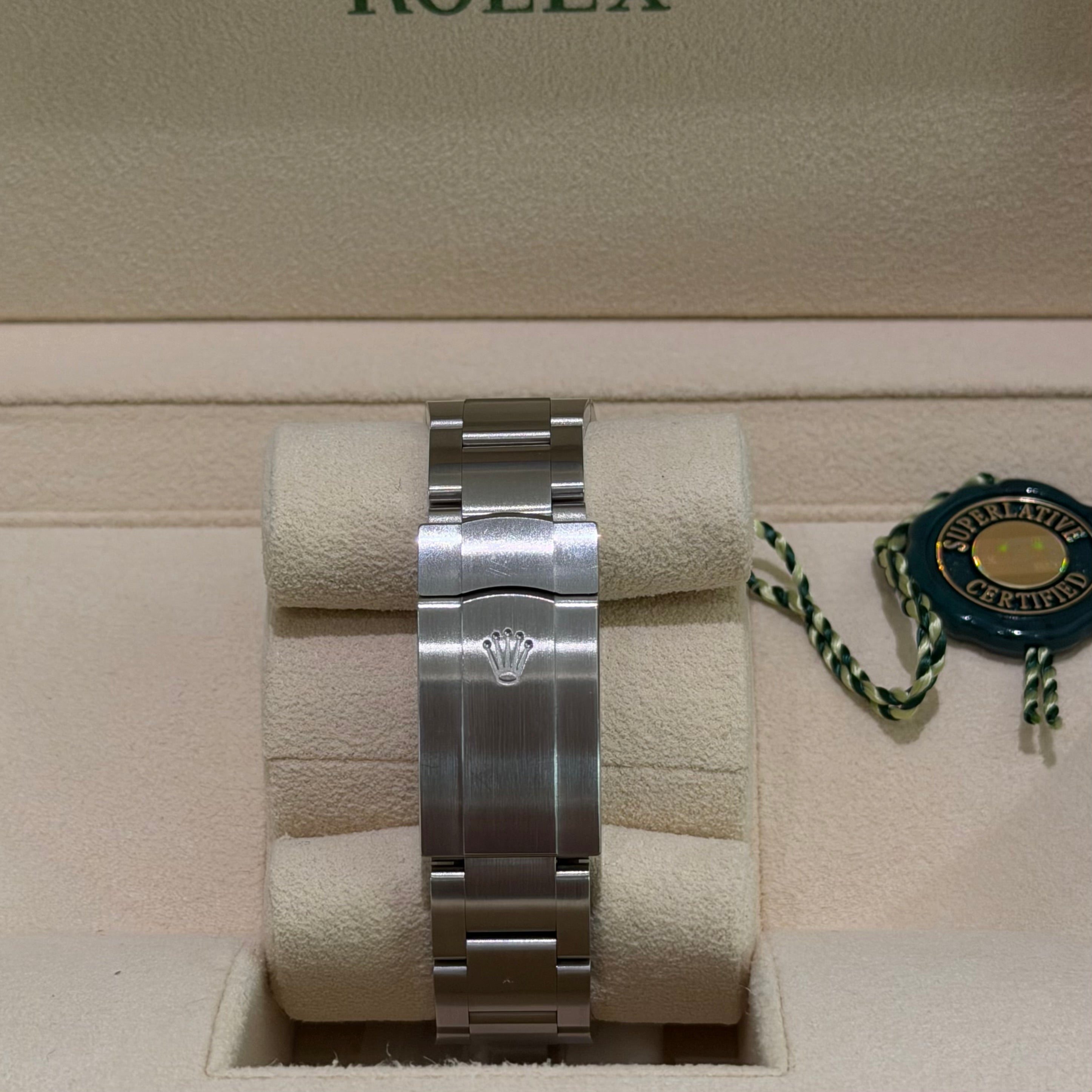 Rolex Oyster Perpetual 124300 | ROLEX