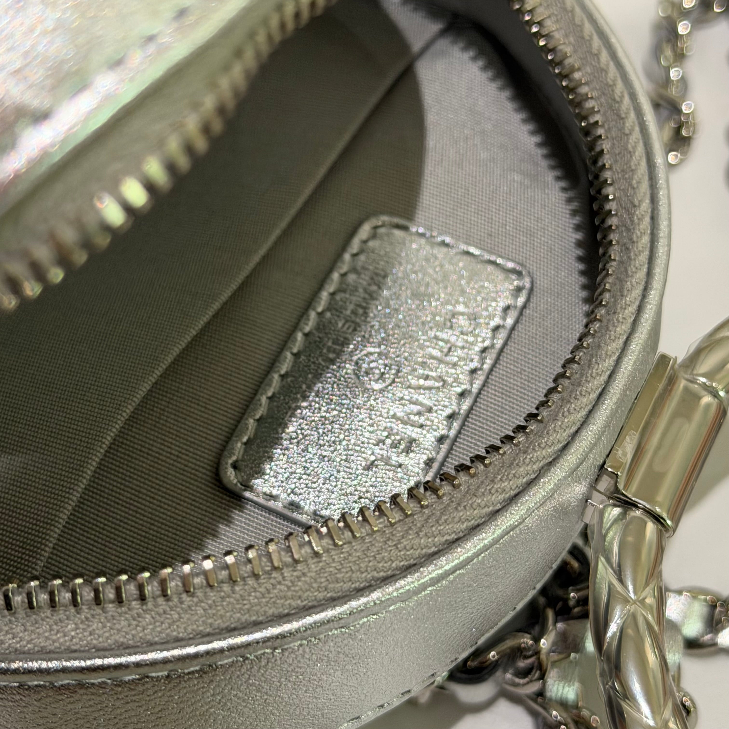 CHANEL Silver Patent Leather Round Ring Evening Chain Bag