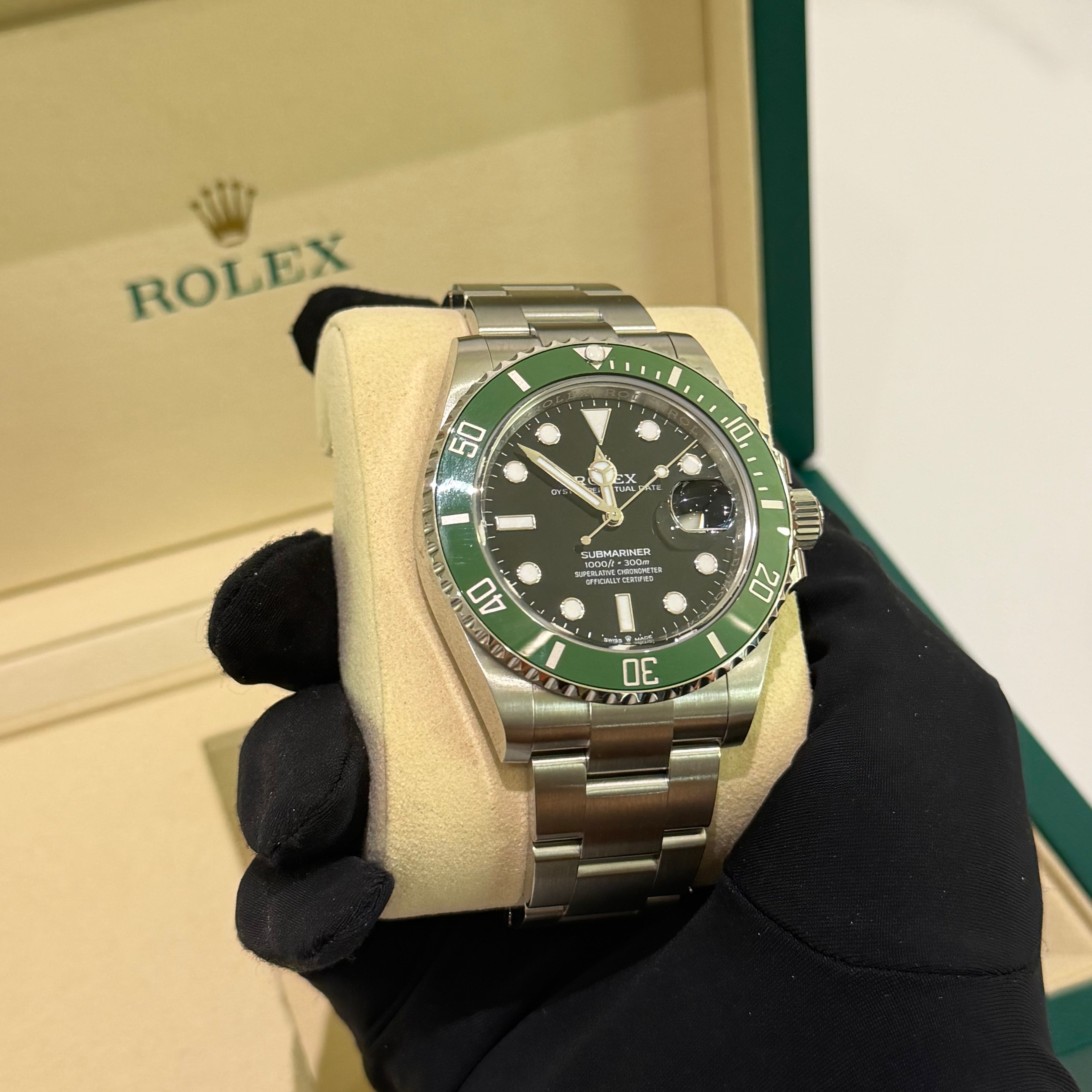 Rolex Green Submariner Date 40mm Watch 16610LV