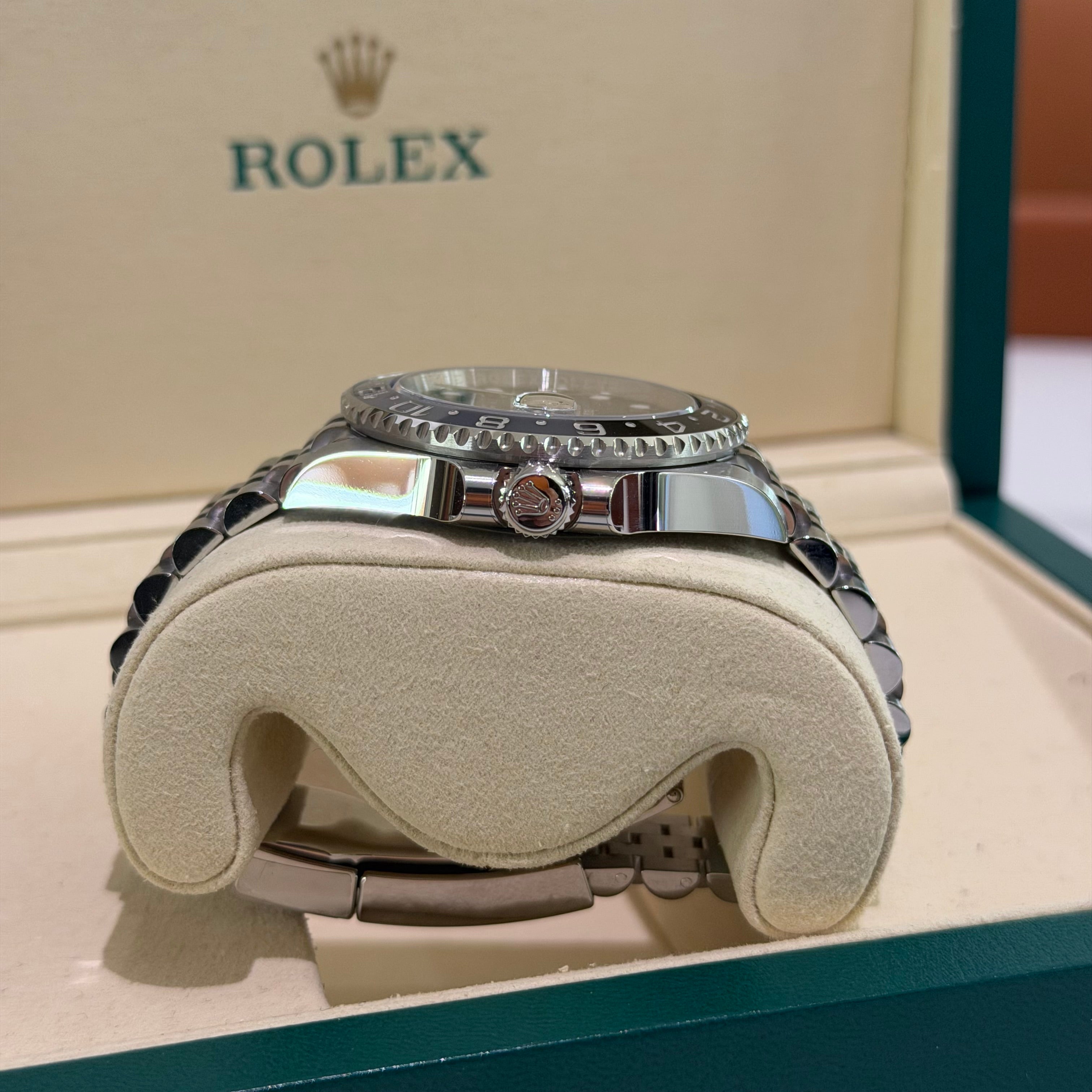 Rolex GMT-Master II 126710GRNR