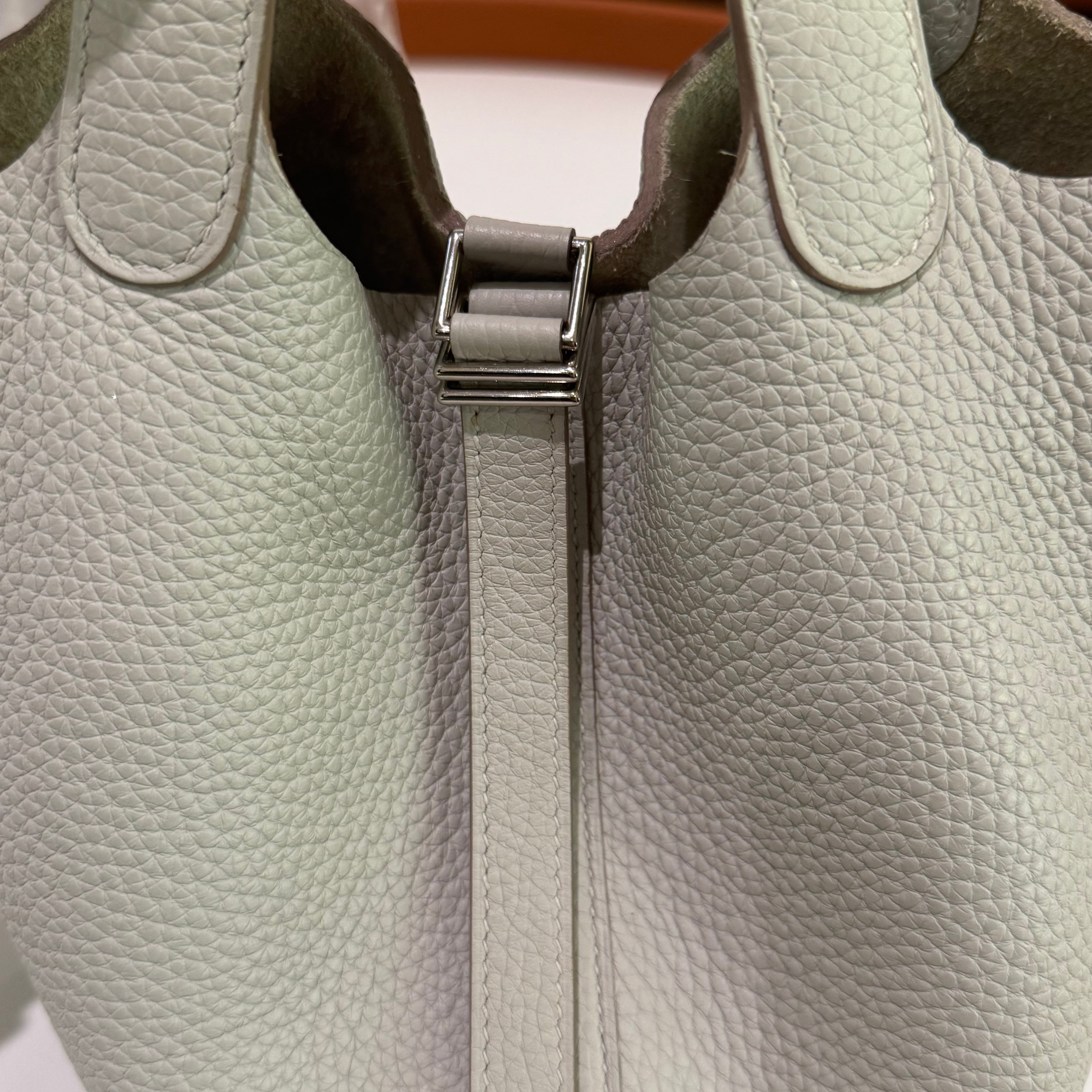 HERMÈS PICOTIN 18 GLACIER WHITE WITH PALLADIUM HARDWARE (Z STAMP)