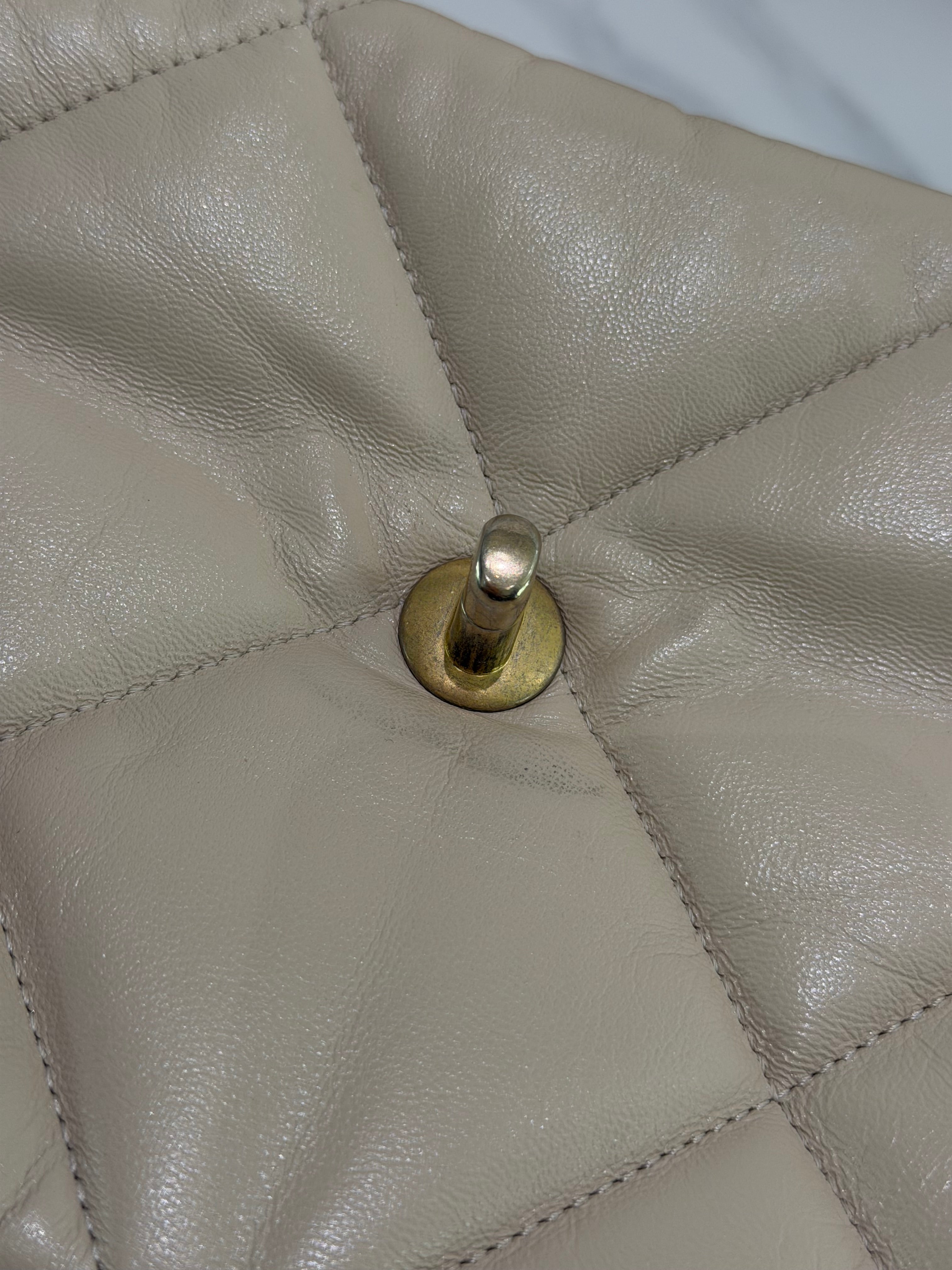 Chanel 19 Bag Medium Beige Quilted Lambskin with Gold Chain | CHANEL