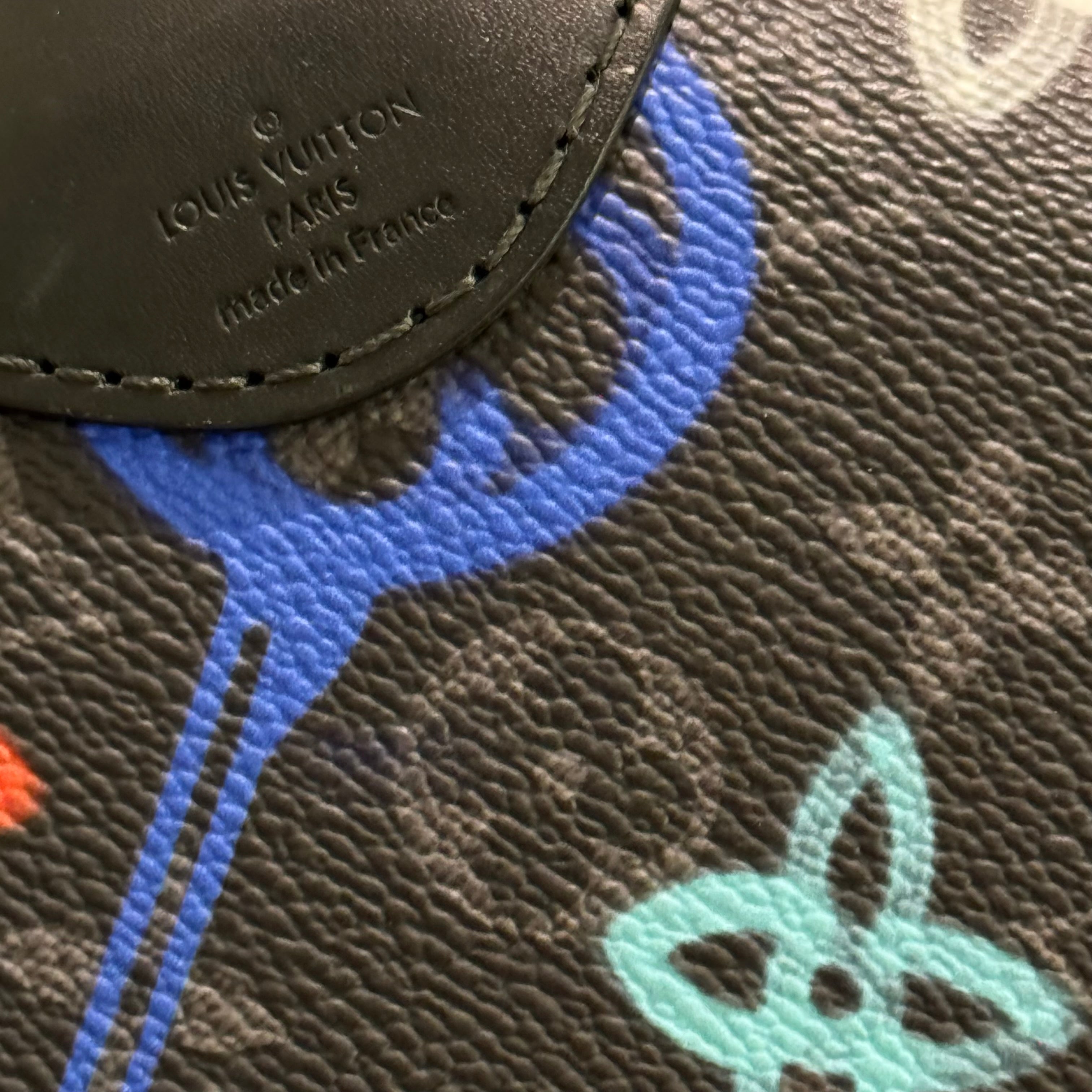 LOUIS VUITTON HORIZON LIMITED EDITION GRAFFITI LUGGAGE
