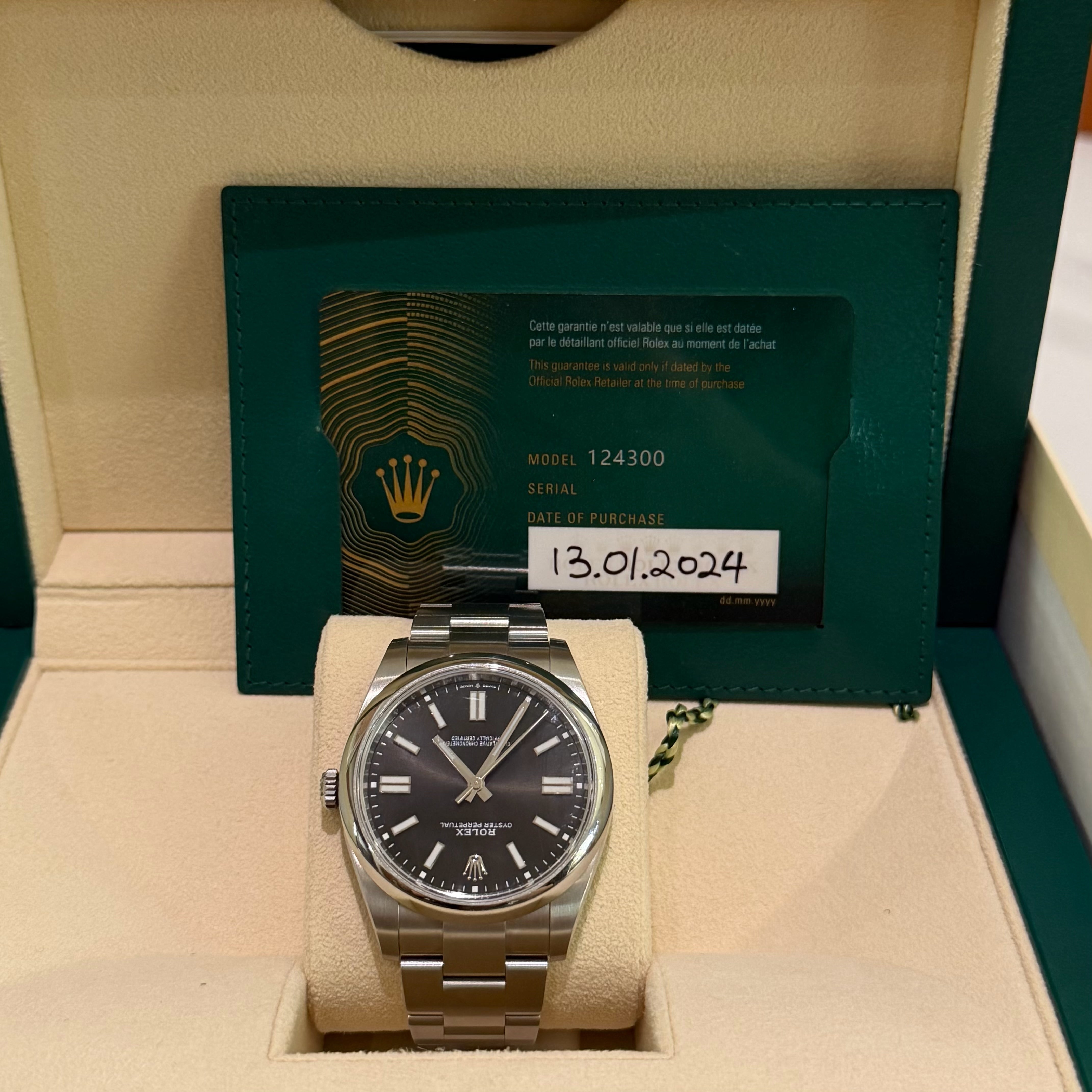 Rolex Oyster Perpetual 124300 | ROLEX