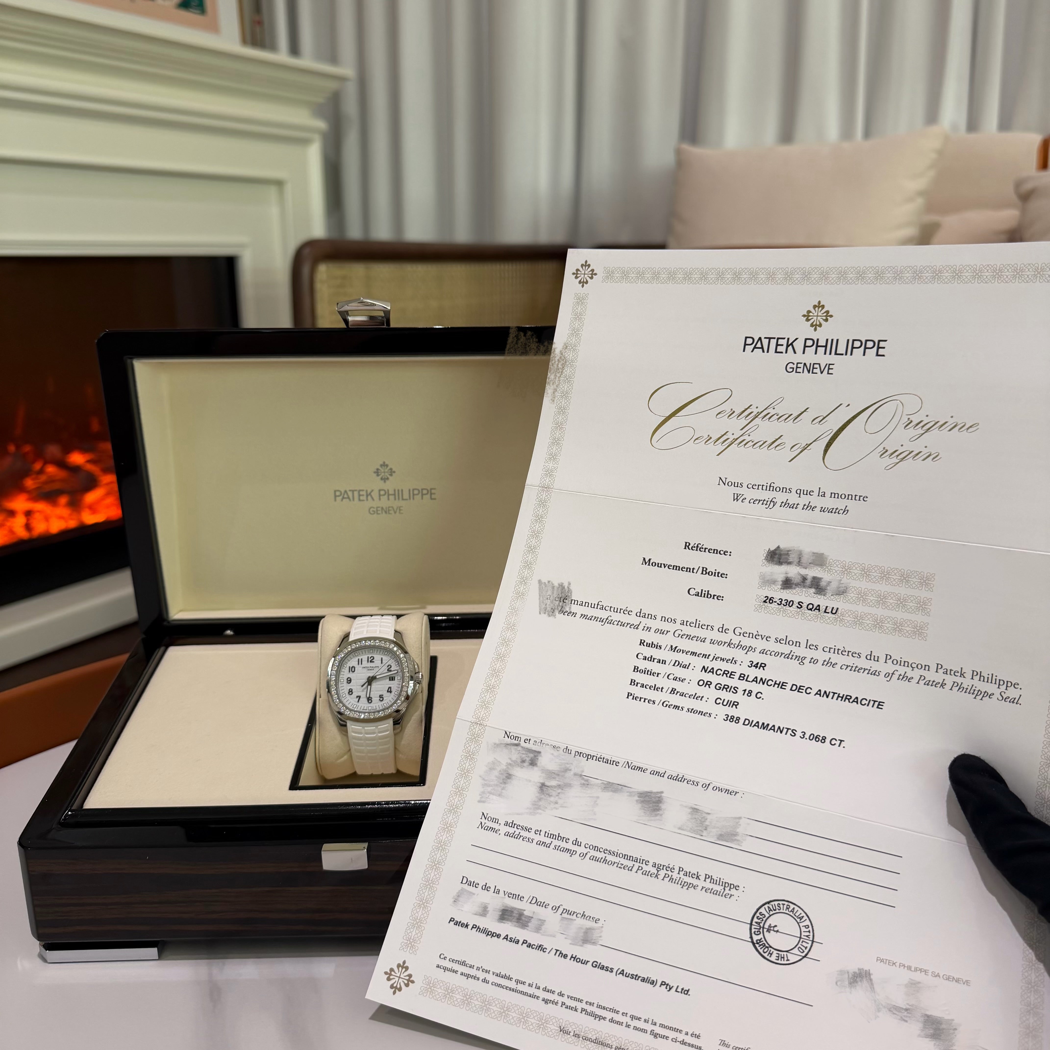 Patek Philippe Aquanaut 5267A “White Grenade” Quartz Watch