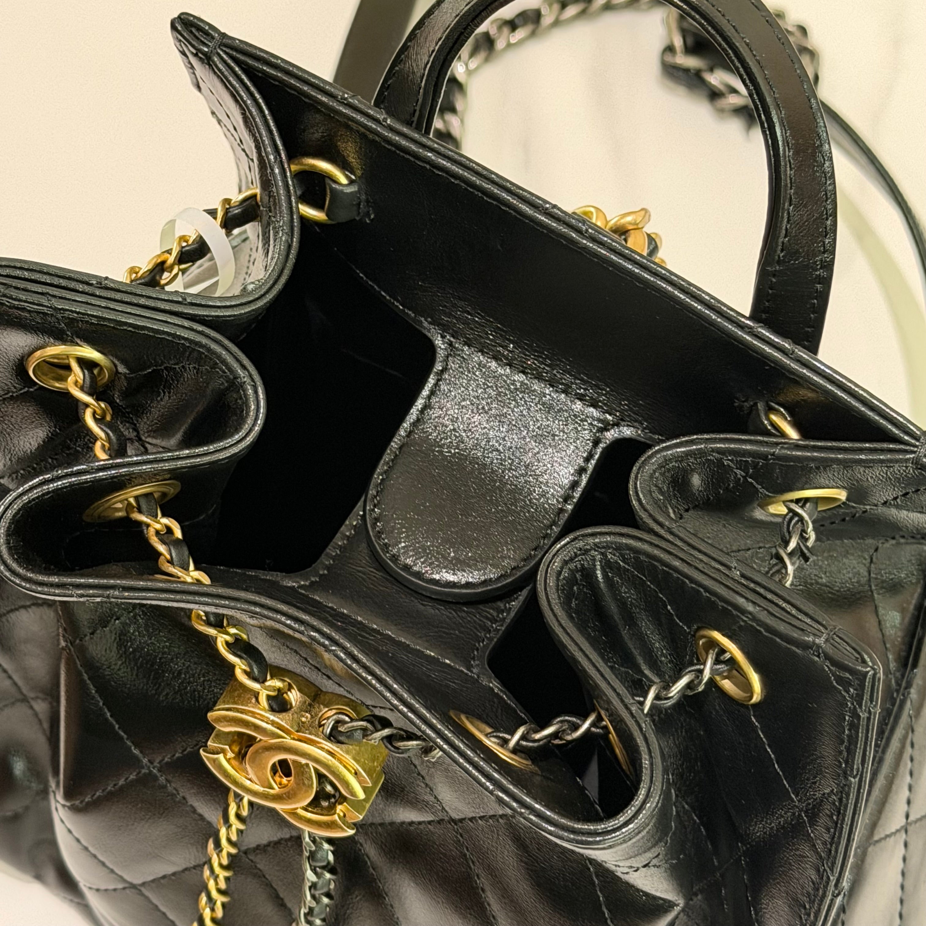Chanel 25Bag Black Backpack (Chip Model)