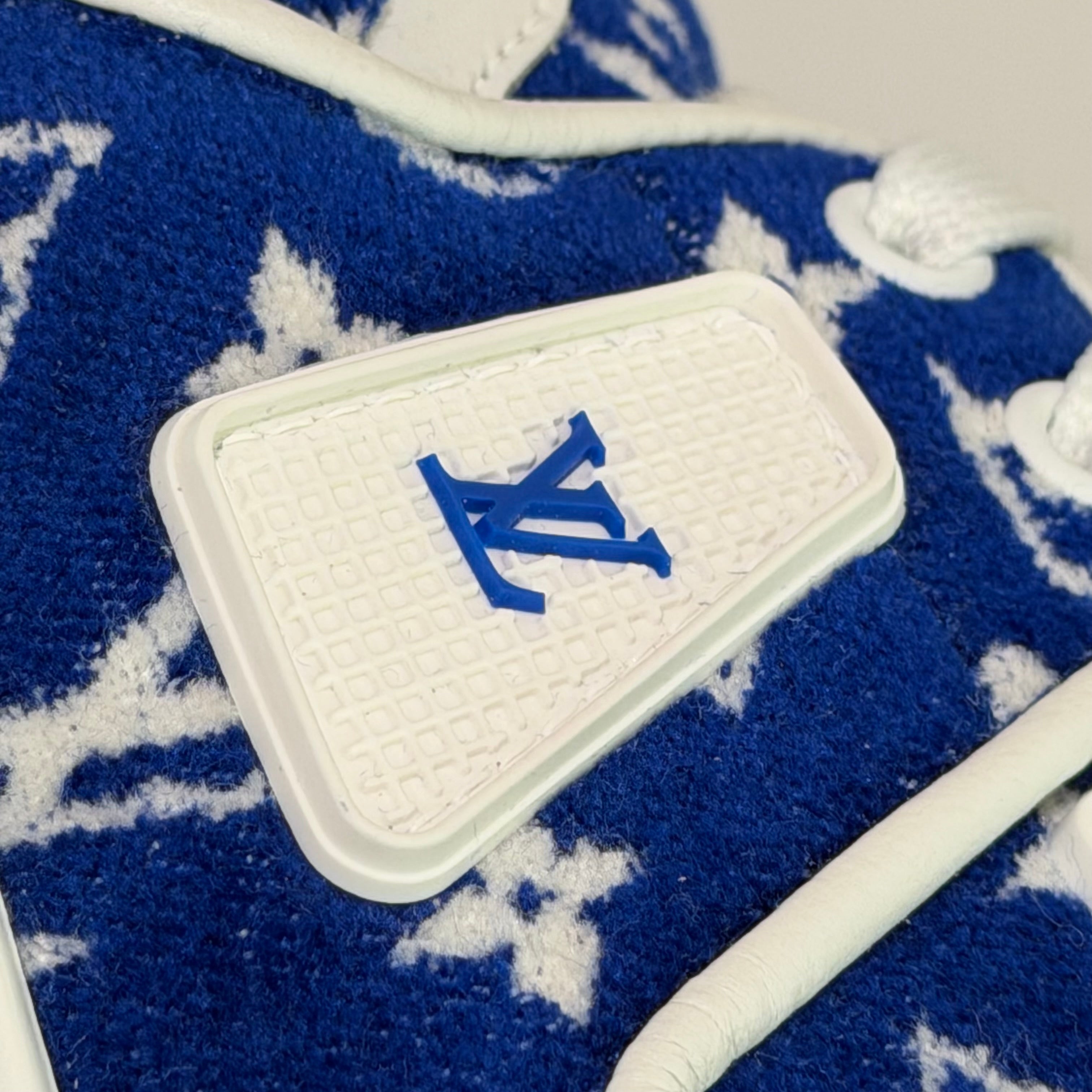 LOUIS VUITTON TRAINER BLUE WHITE MONOGRAM SNEAKERS