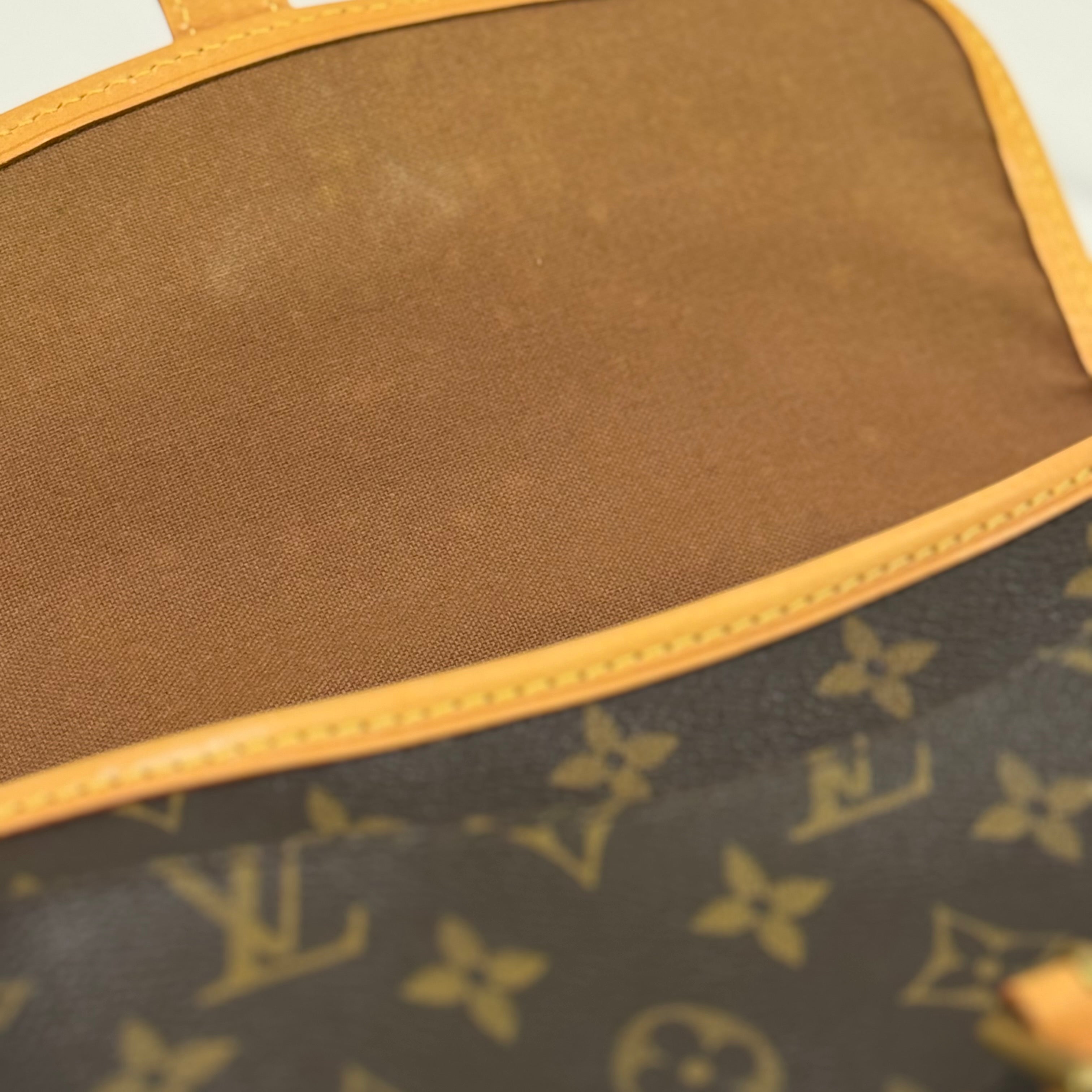 LOUIS VUITTON VINTAGE BAGUETTE BAG