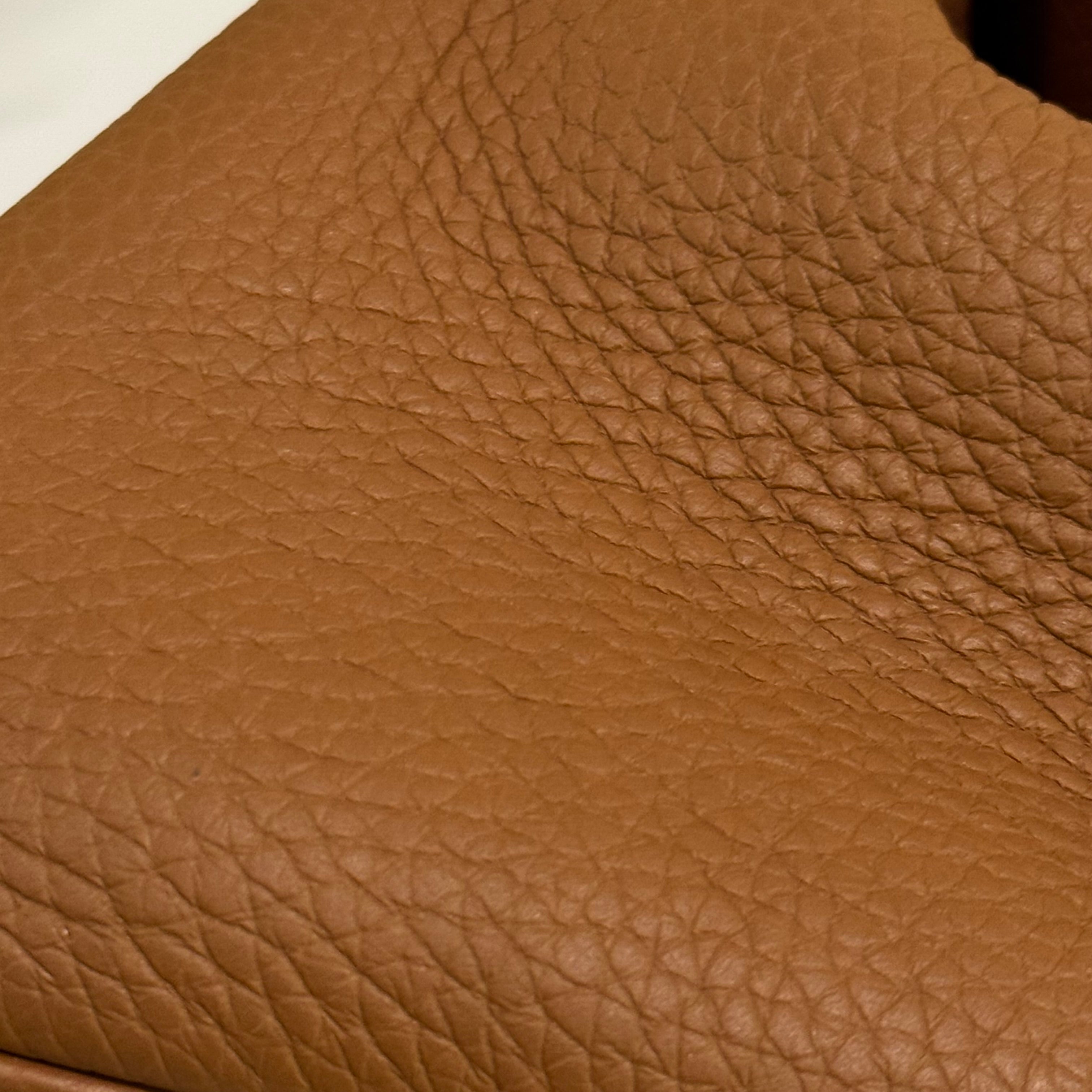 HERMÈS LINDY 26 BROWN WITH GOLD HARDWARE TC LEATHER