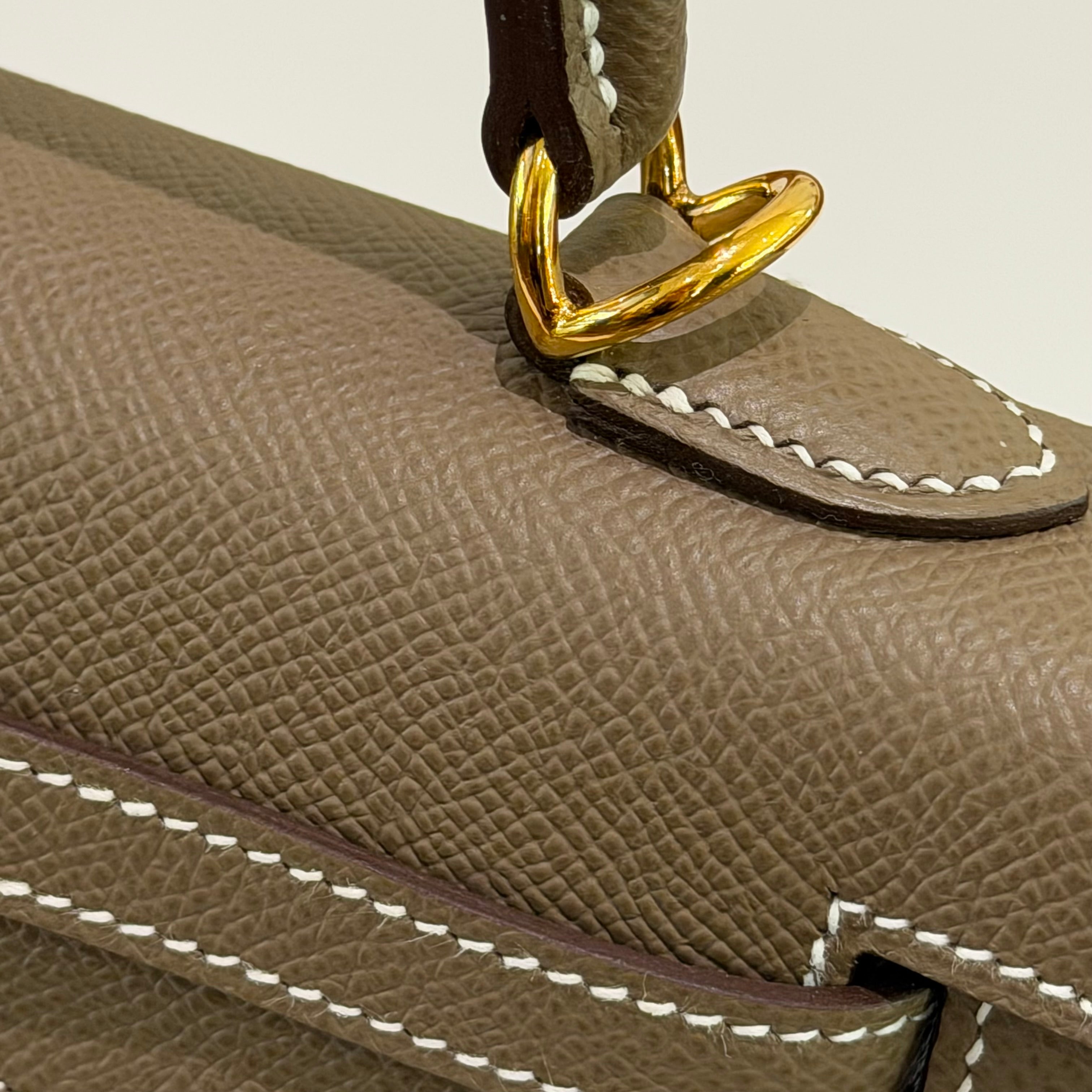 HERMES Kelly 25 Etoupe with Gold Hardware Epsom Leather (Stamp B)