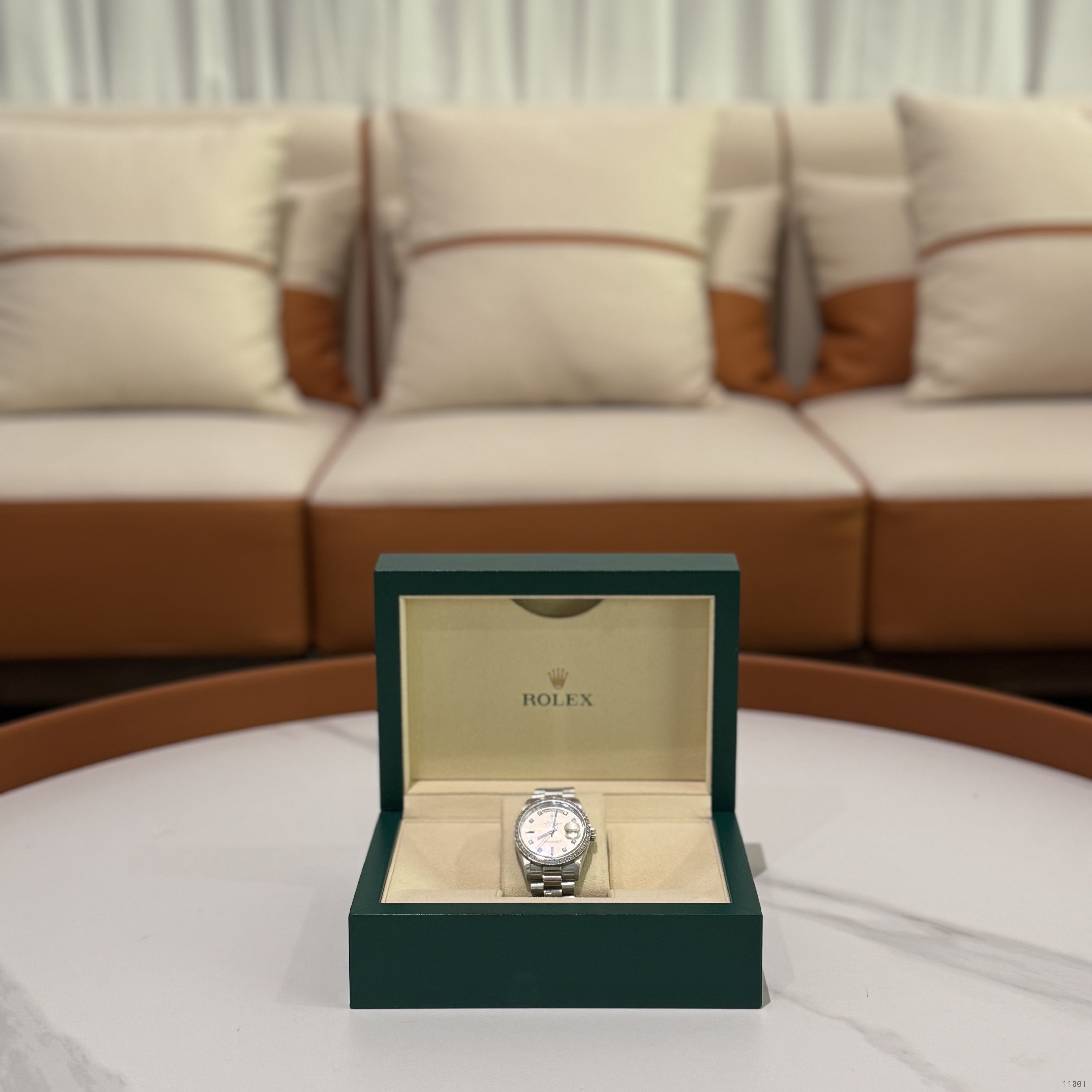 ROLEX DAYDATE 18346A CHAMPAGNE DIAL DIAMOND BEZEL