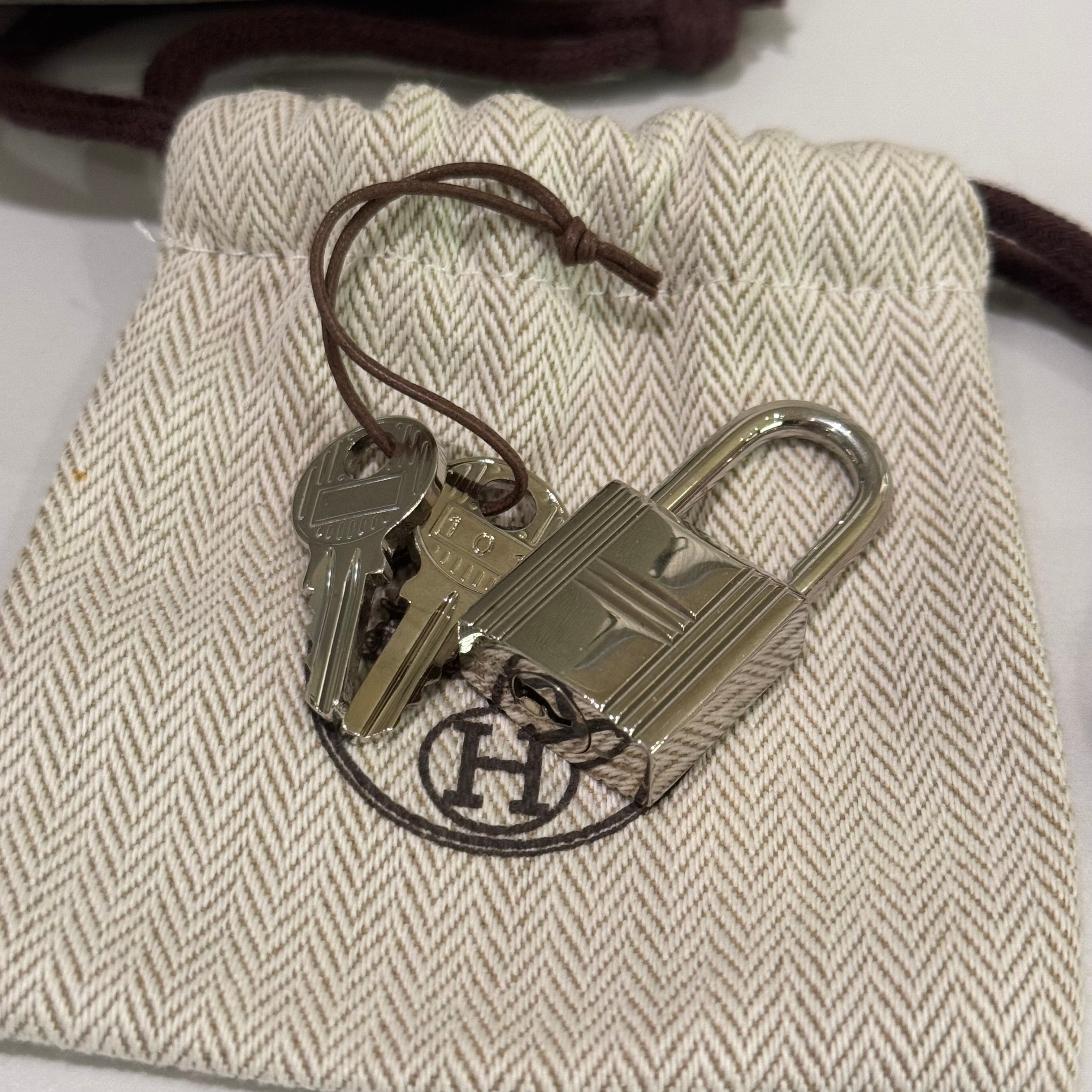 HERMÈS PICOTIN 18 GLACIER WHITE WITH PALLADIUM HARDWARE (Z STAMP)