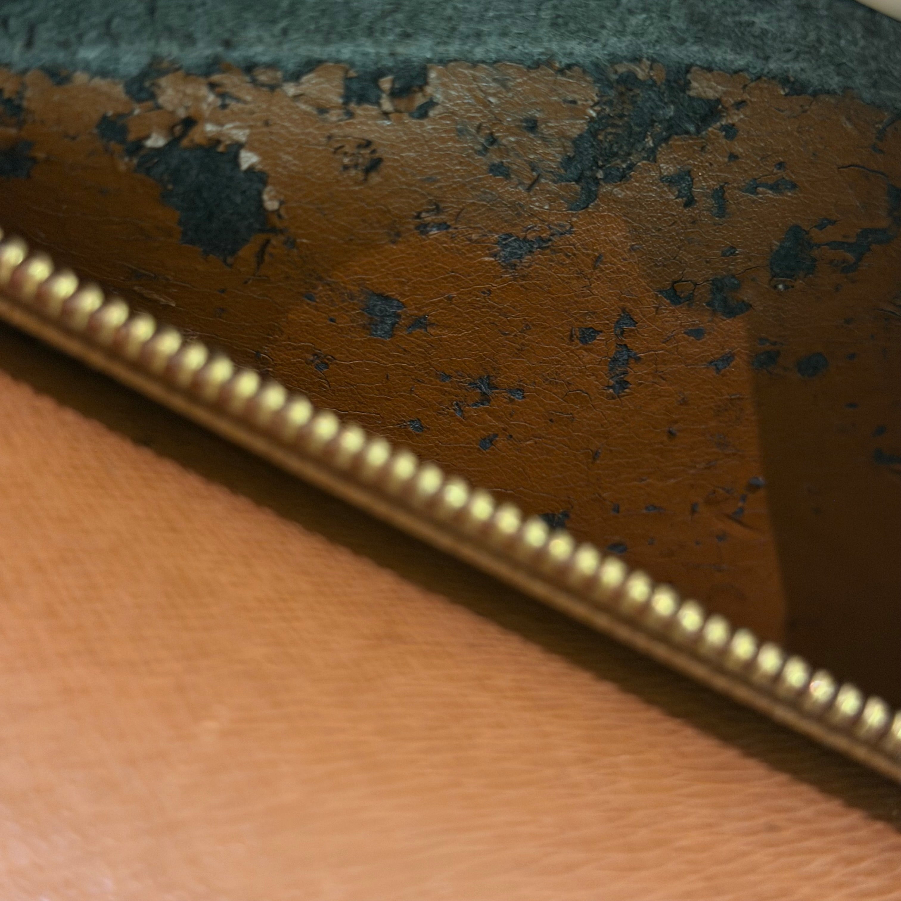 Louis Vuitton Vintage Gold Ring Wheel Bag (Interior Wear)