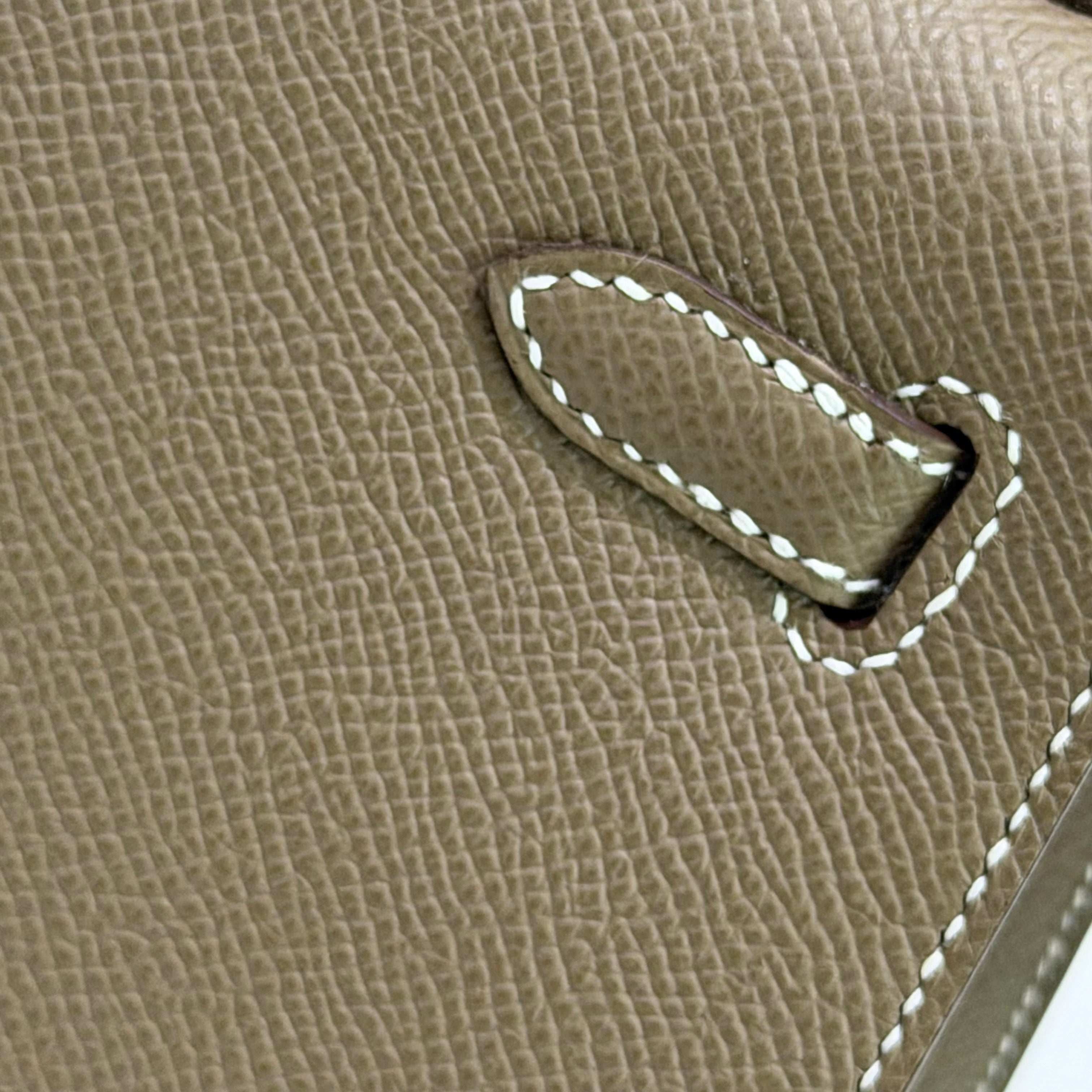 HERMES Kelly 25 Etoupe with Gold Hardware Epsom Leather (Stamp B)