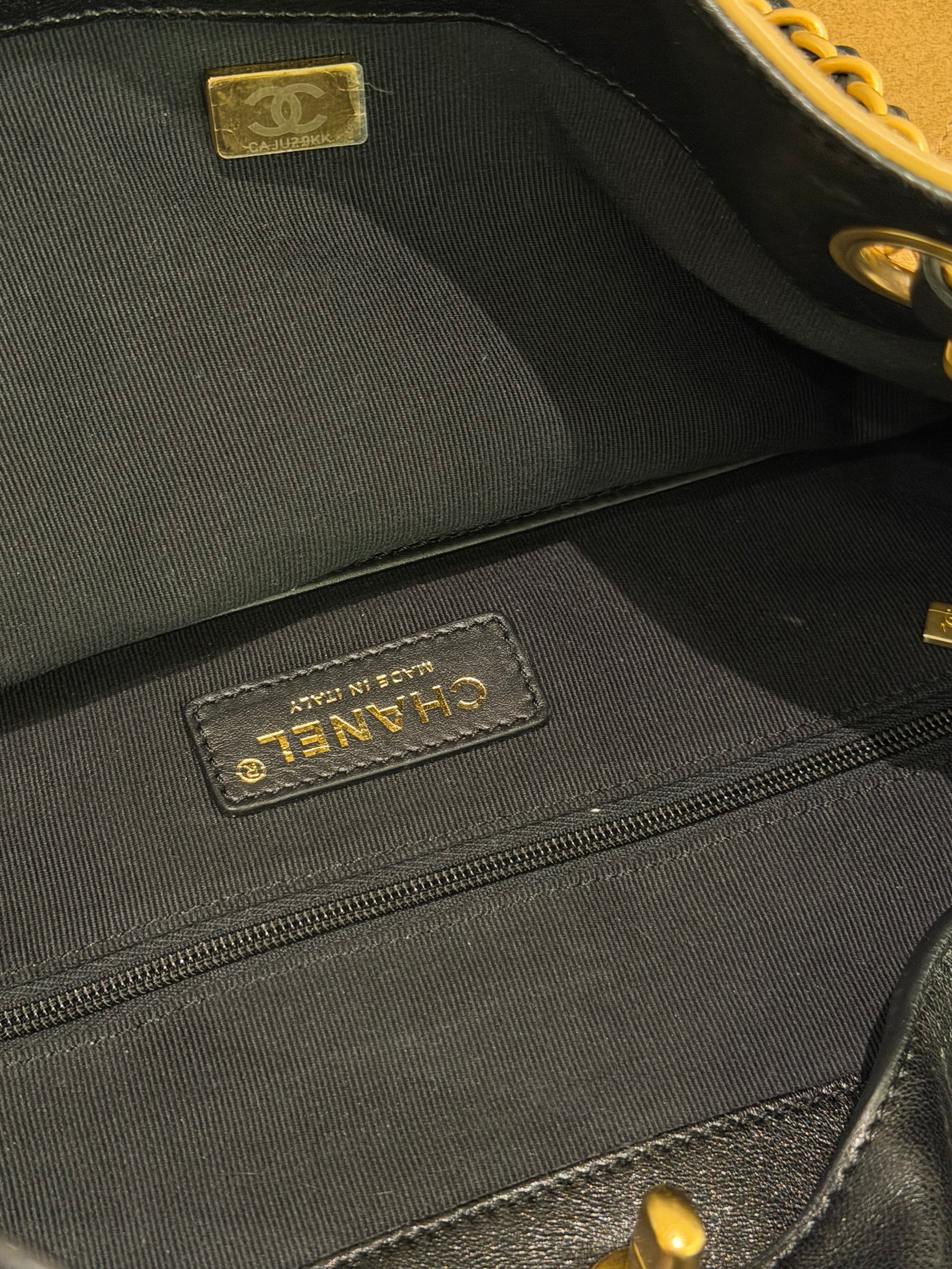 CHANEL 25A Hobo Suede & Black Vertical Quilted Handbag with Gold Chain