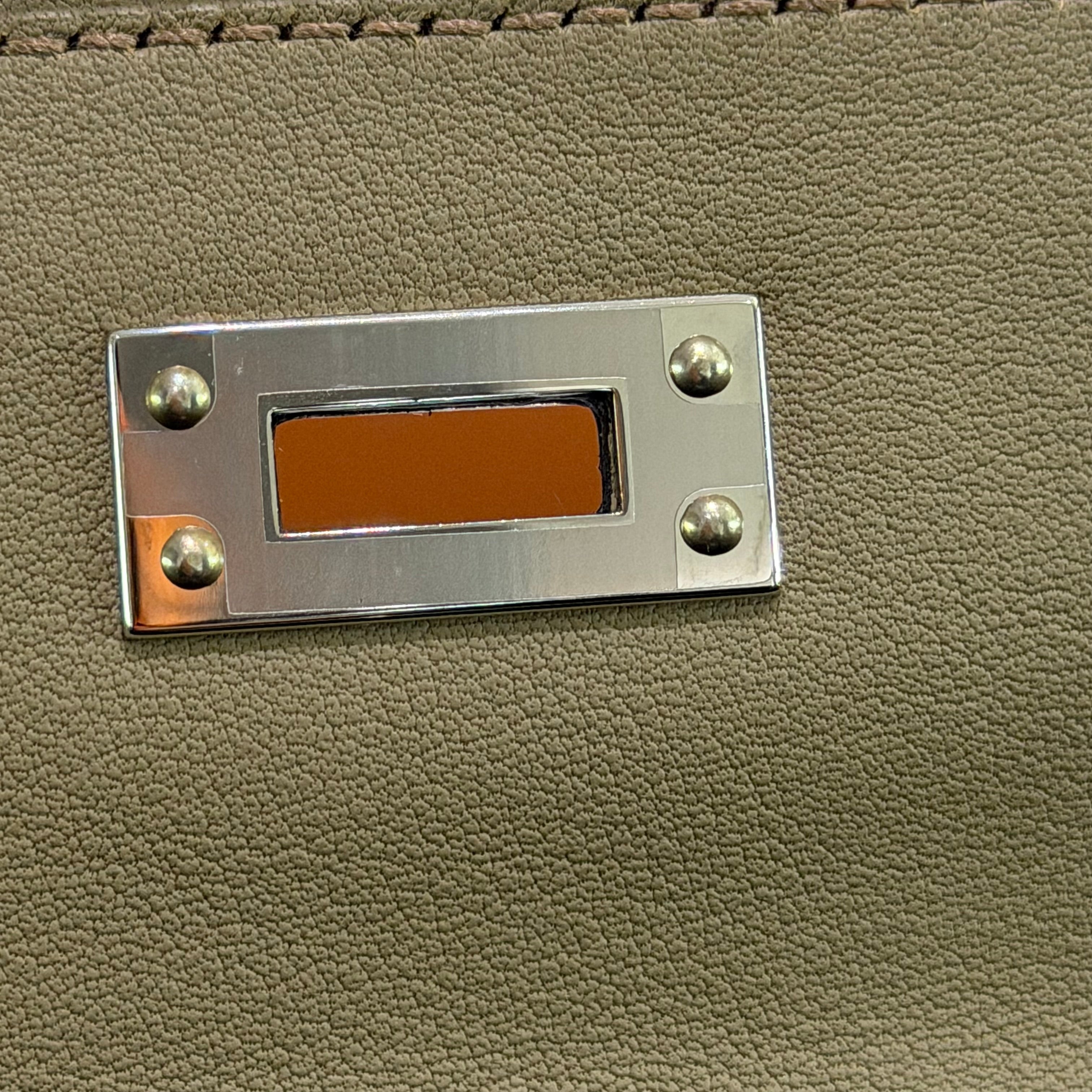 Hermes Kelly 25 Alezan/Beige Swift Leather with Silver Hardware (Stamp W) | HERMES
