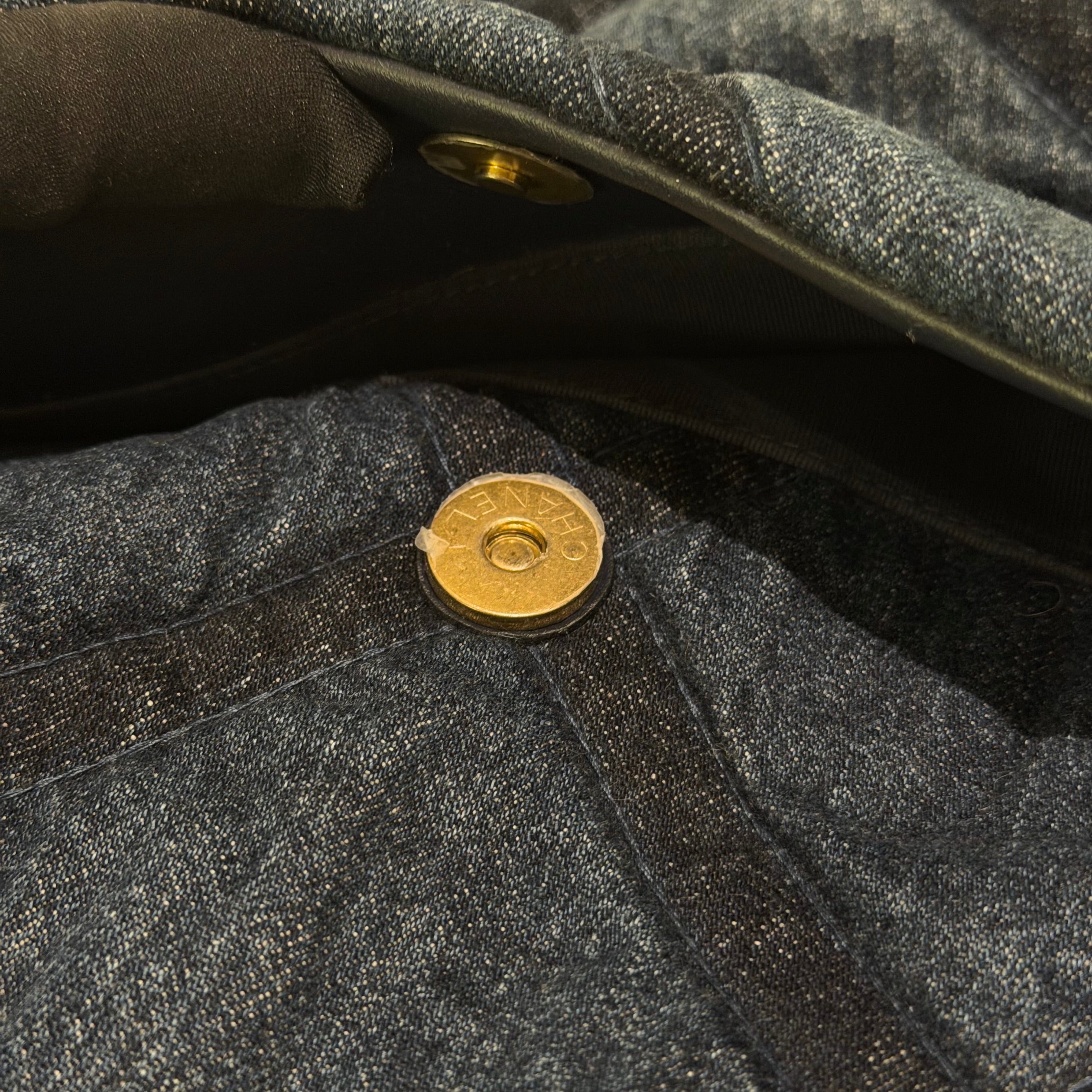 Chanel 23C Denim 19 Bag Medium (Chip Model)