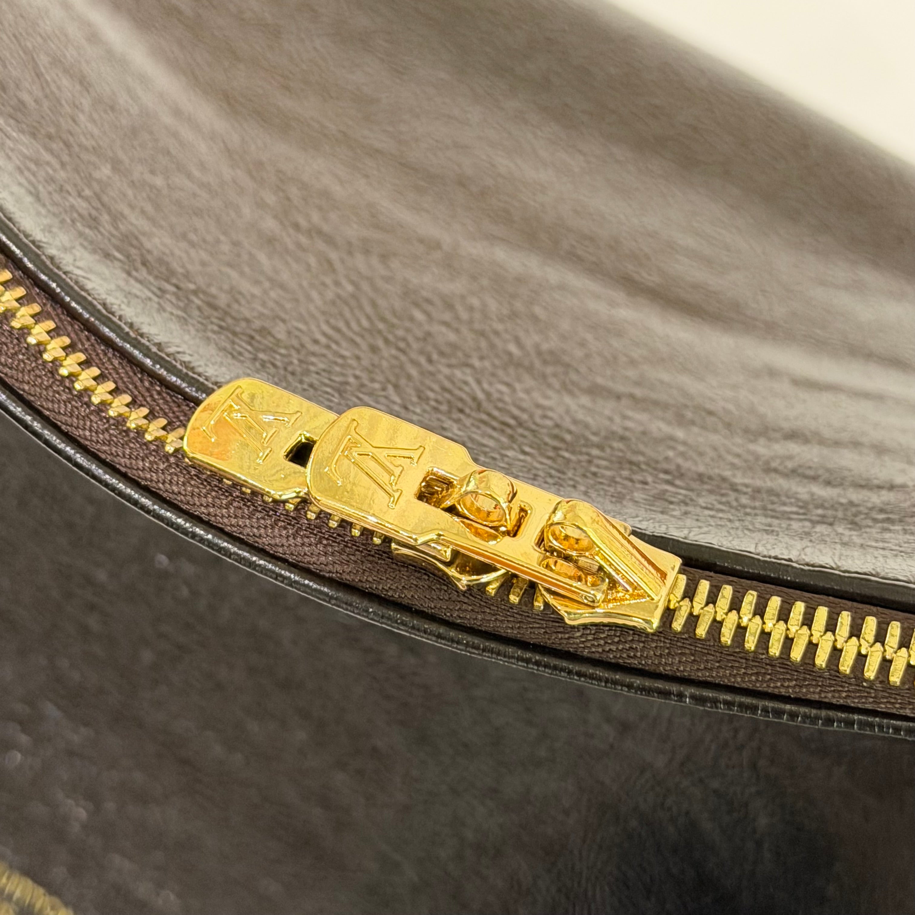 Louis Vuitton Express MM