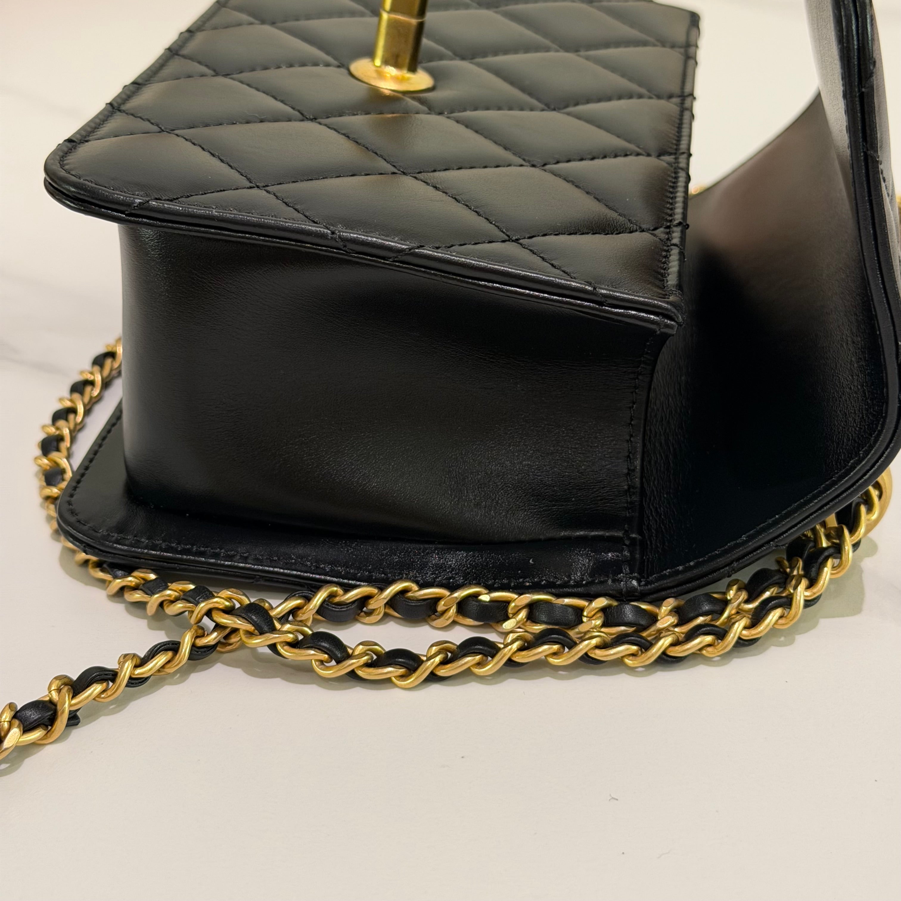 Chanel Black Glossy Calfskin Double Pearl Chain Flap Bag with Gold Hardware(Chip Model)