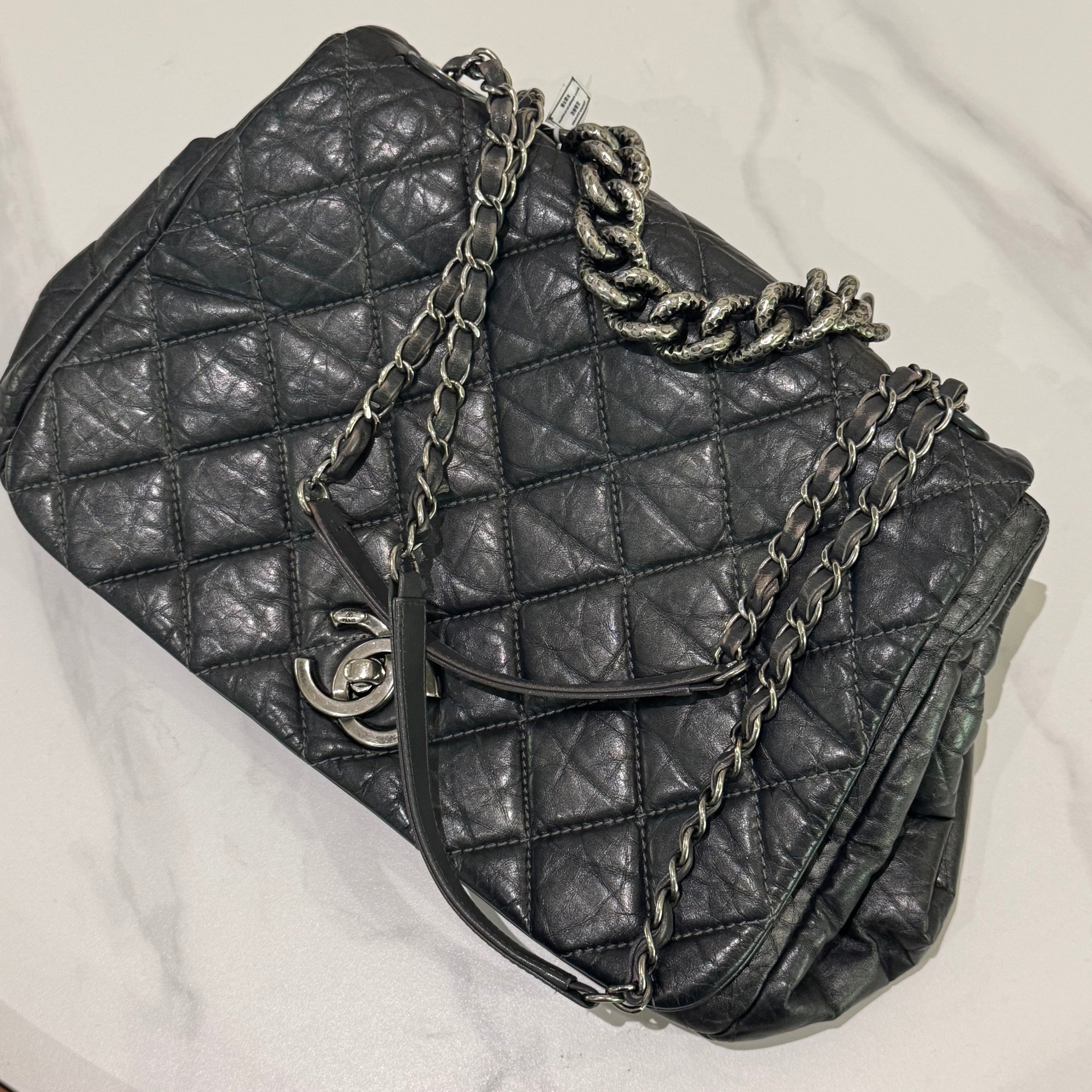CHANEL LARGE LAVA CHAIN SHOULDER BAG IN SILVER GREY